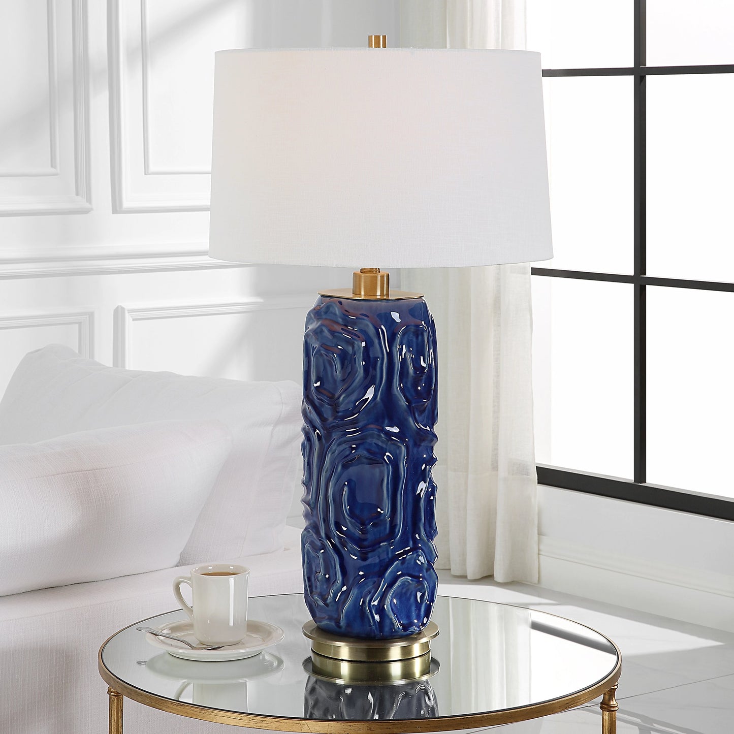 010 SI-2108112 | Lifestyle | Zade Table Lamp by Uttermost. Made from unique in a modern style.