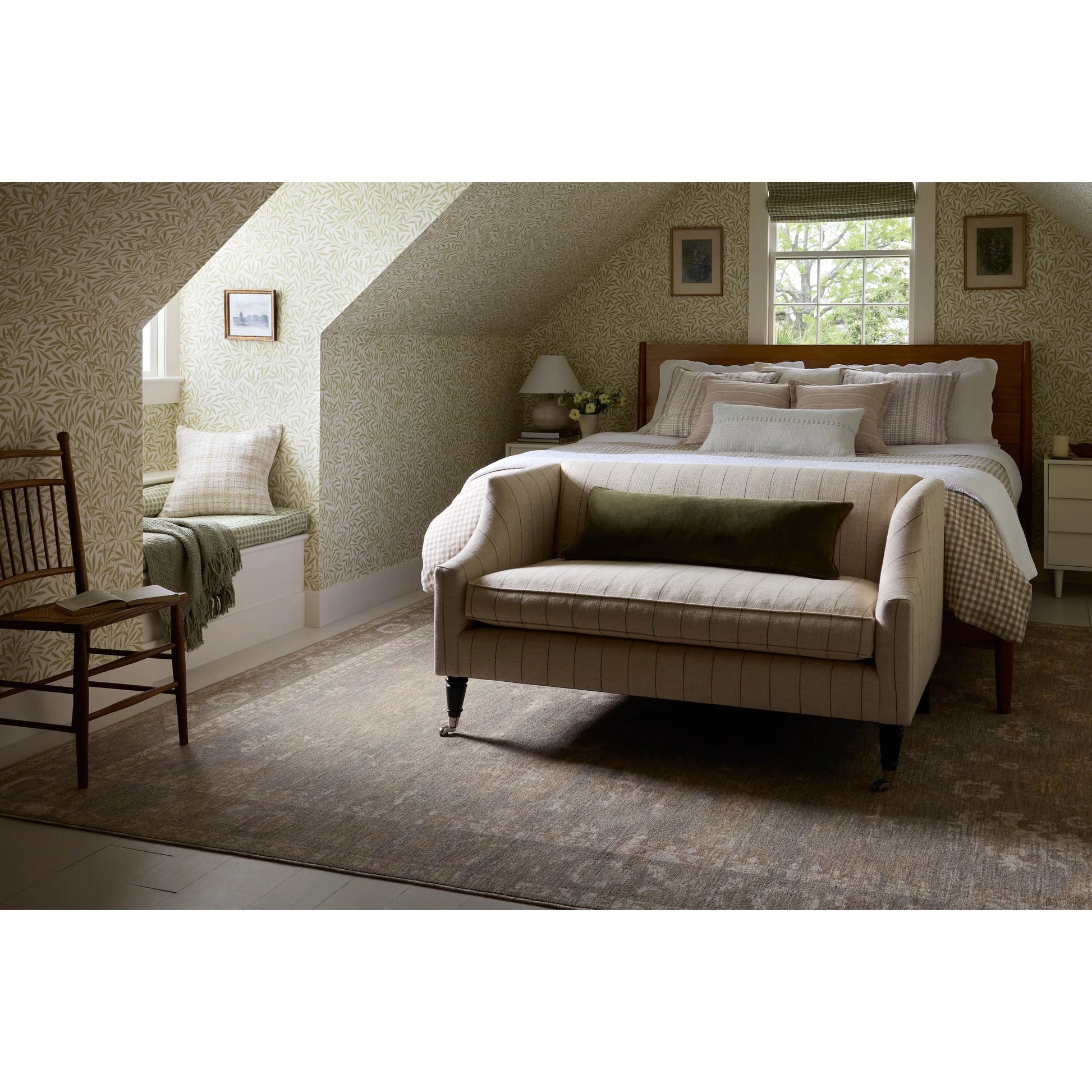 Louisa LOI-04 Rug by Chris Loves Julia x Loloi. Made from 100% polyester in a unique style.