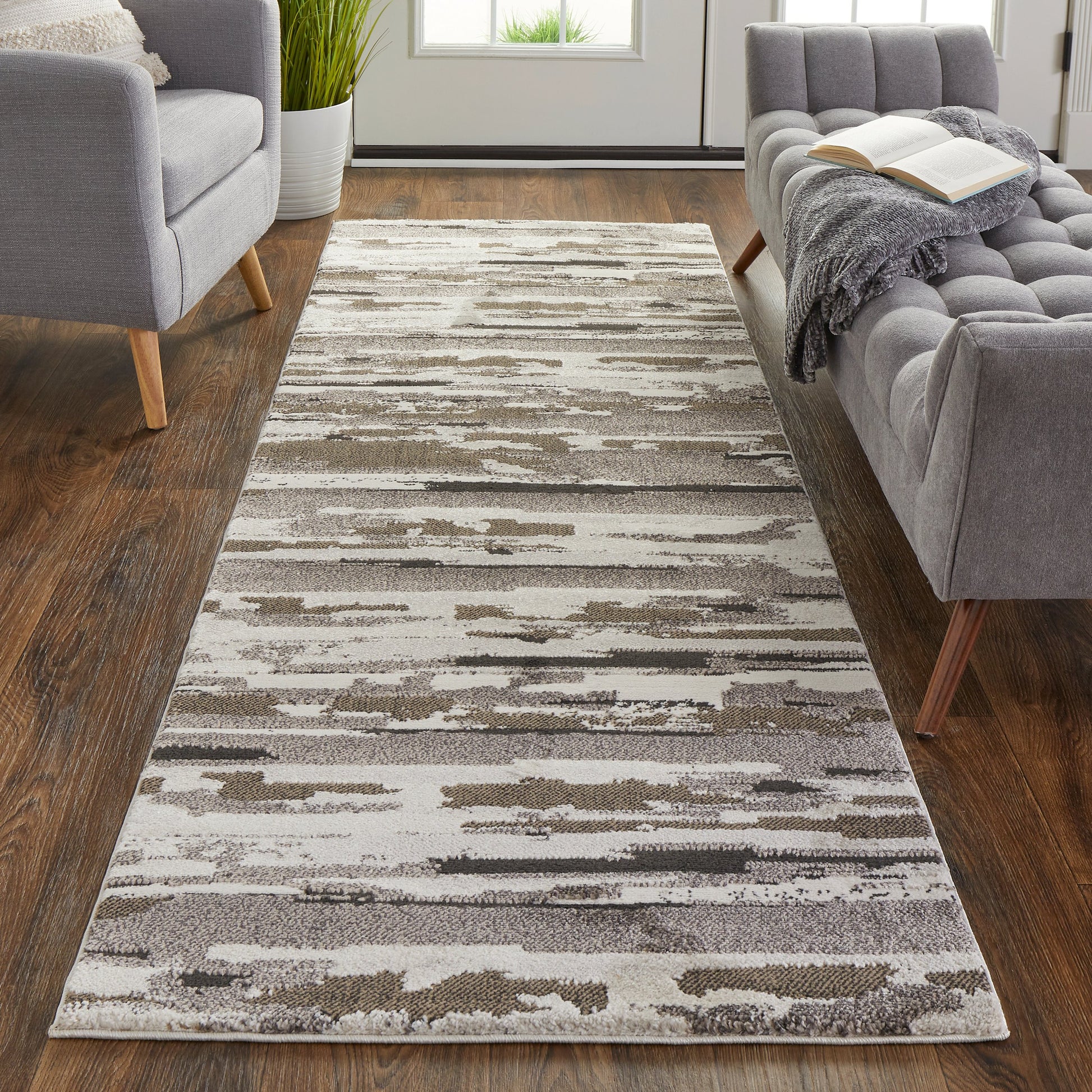 Vancouver Transitional Rug - 39FEF by Feizy. Made from 74% polypropylene frieze, 26% high bulk polyester in a unique style.