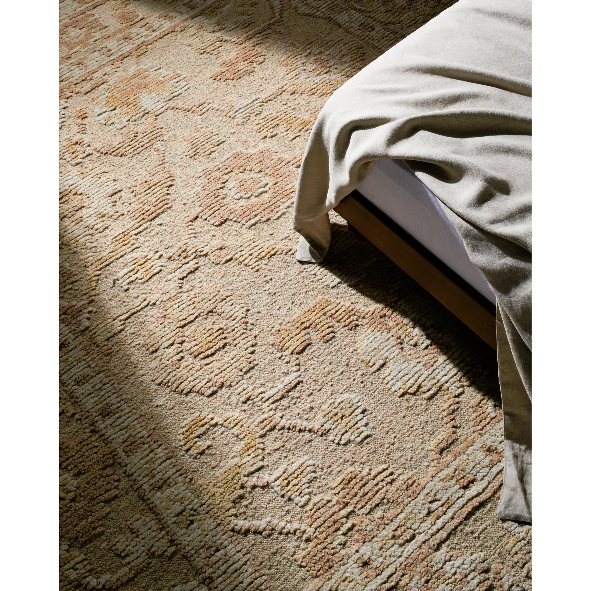 Leros LRS-2300 Rug by Surya in ivory, sandstone, beige, cream, pale gold. Made from wool in a unique style.