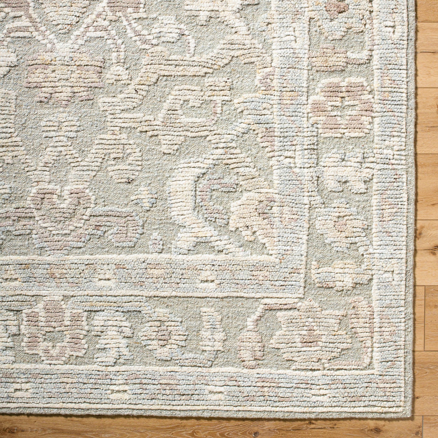 004 SI-2165482,SI-2165483,SI-2165484,SI-2165485,SI-2165486 | Closeup | Leros LRS-2301 Rug by Surya in pewter, sandstone, ivory, taupe, misty gray. Made from wool in a unique style.