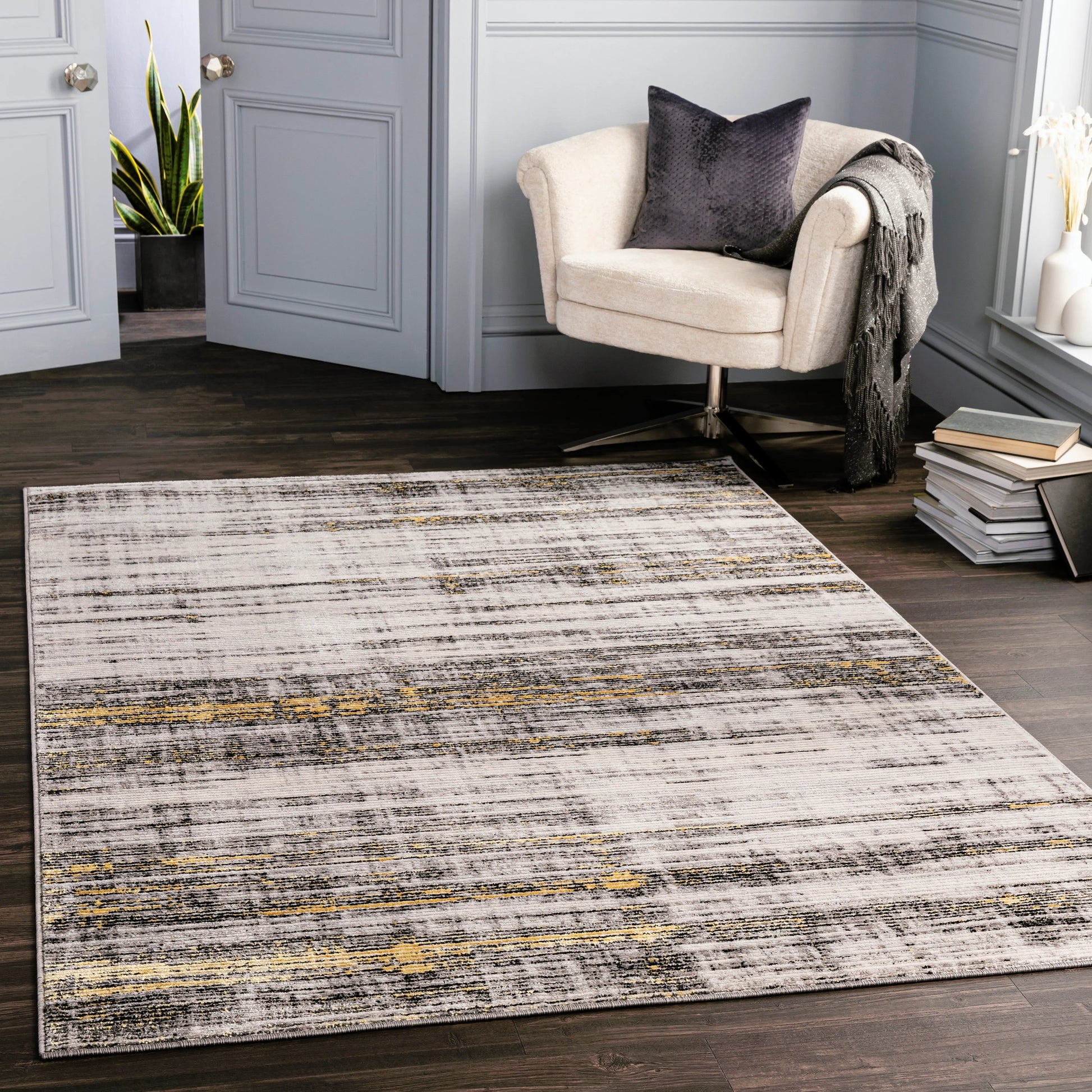 Lustro Rug by Livabliss. Made from 50% polyester, 50% polypropylene in a modern style.