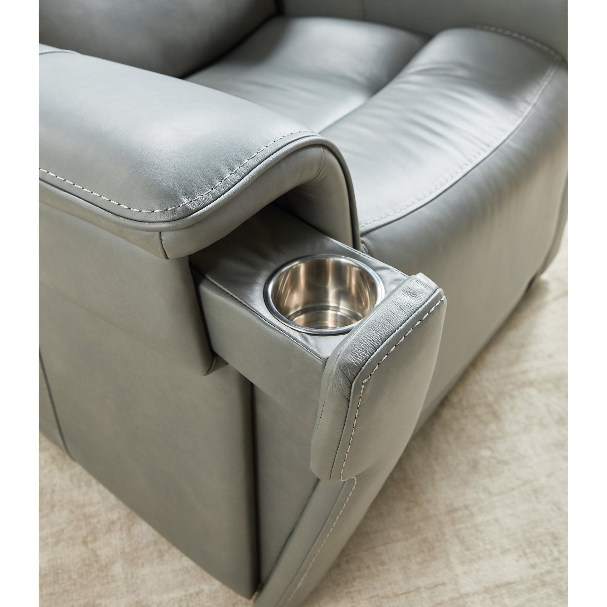 Lyra Zero Gravity Power Recliner by Hooker Furniture. Made from leather in a traditional style.