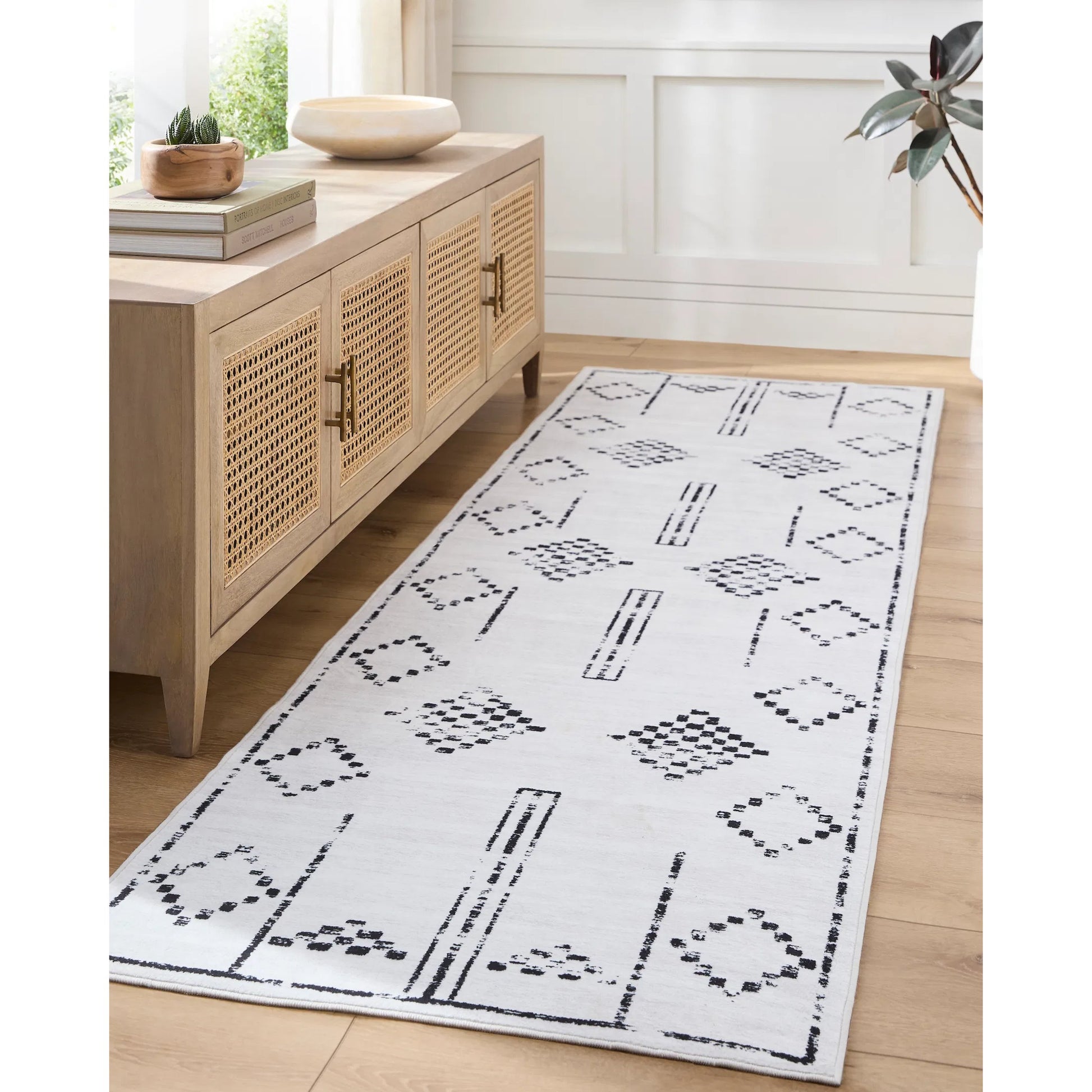Lavable Rug - 500669 by Livabliss in ivory, charcoal. Made from polyester in a unique style.