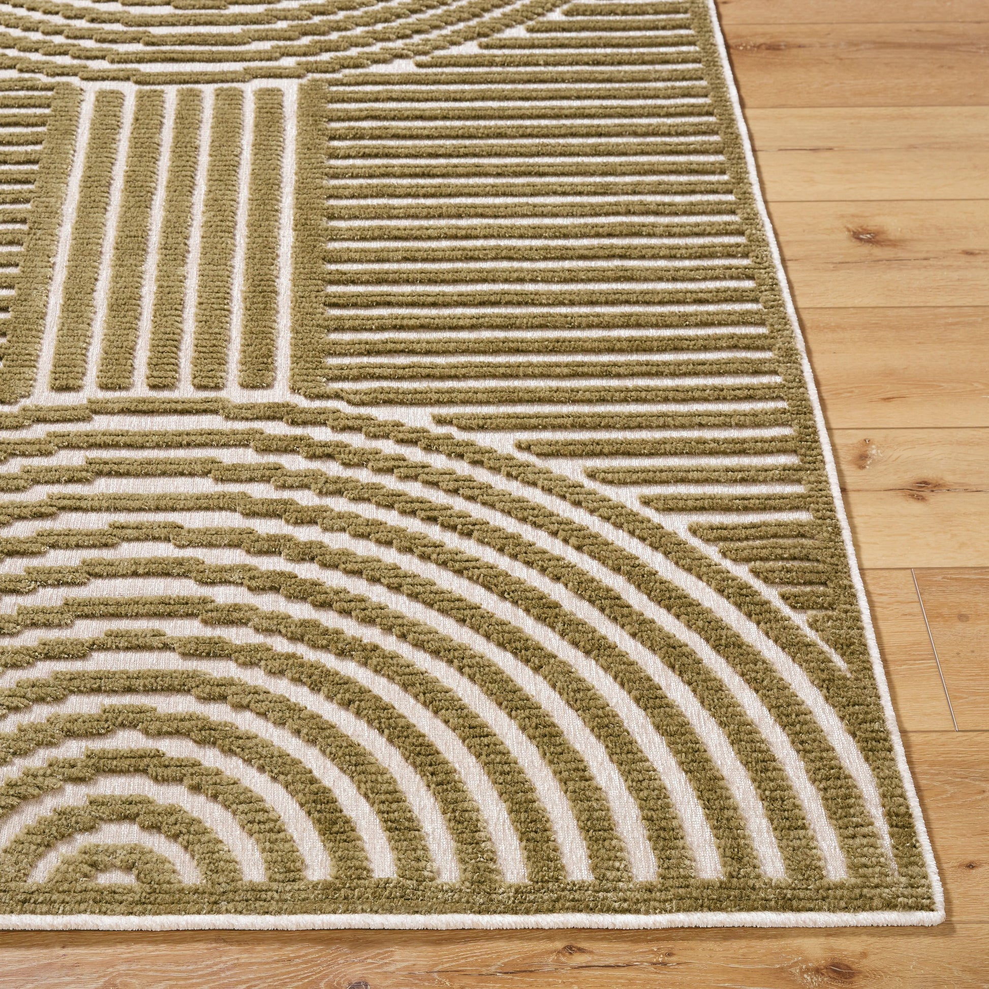 Lyna Rug - 34819 by Livabliss. Made from polypropylene, polyester in a unique style.