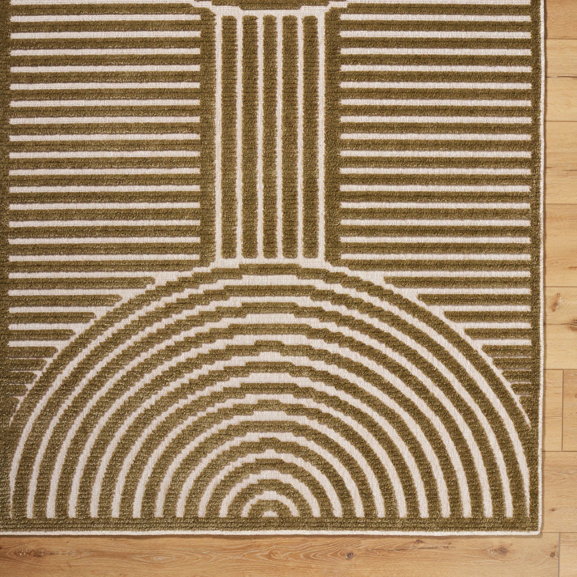 Lyna Rug - 34819 by Livabliss. Made from polypropylene, polyester in a unique style.