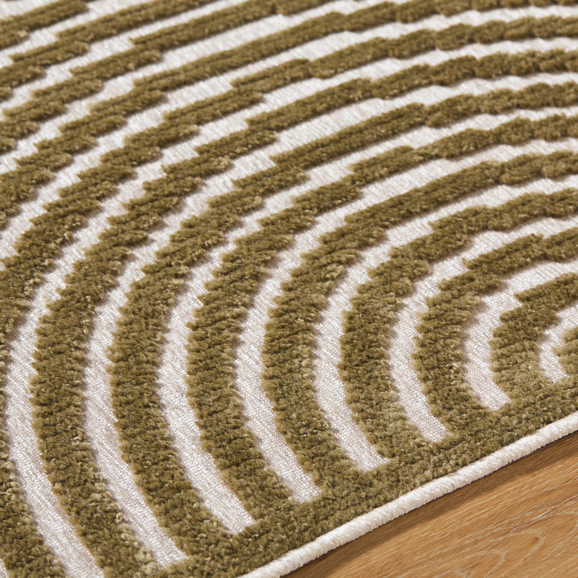 Lyna Rug - 34819 by Livabliss. Made from polypropylene, polyester in a unique style.