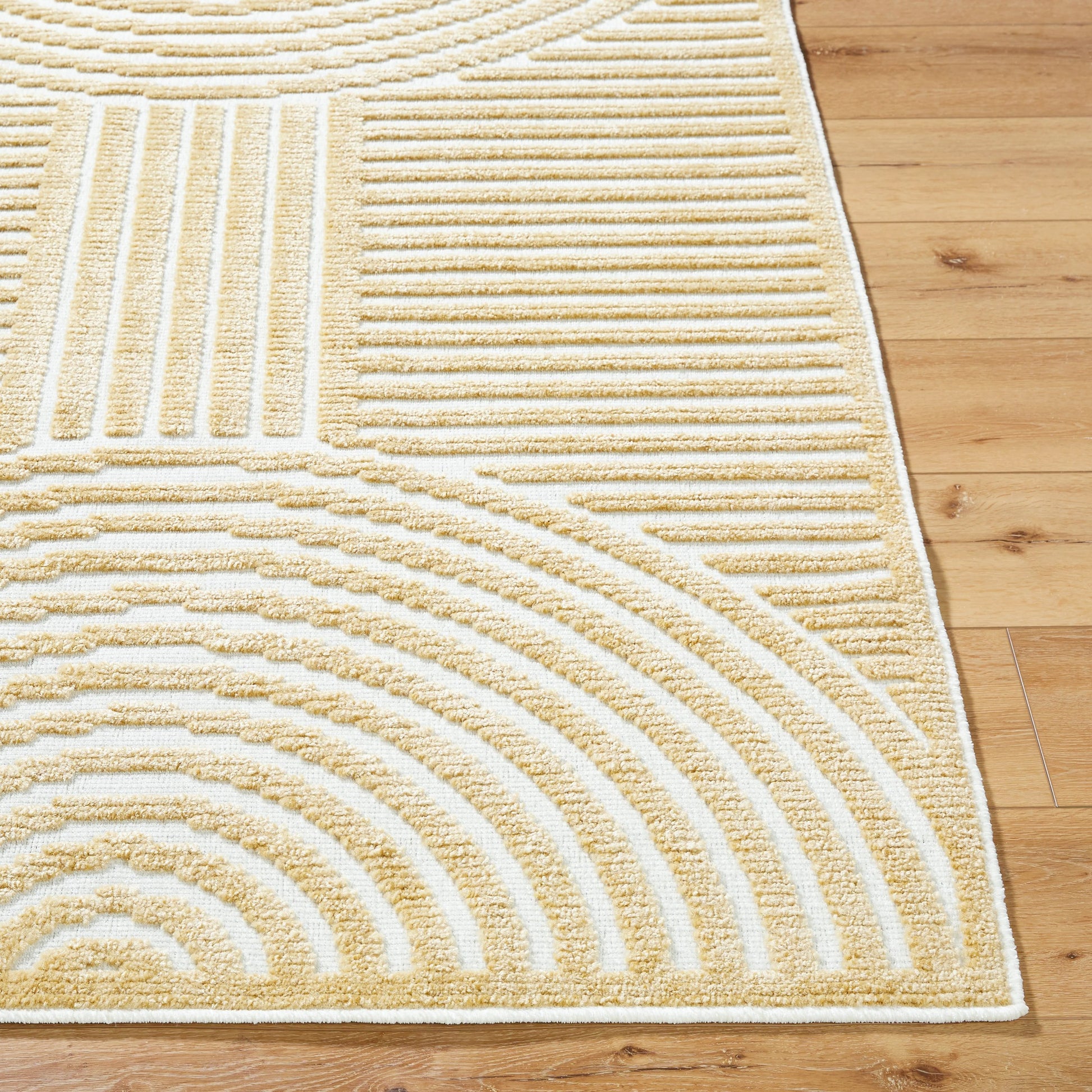 Lyna Rug - 34819 by Livabliss. Made from polypropylene, polyester in a unique style.