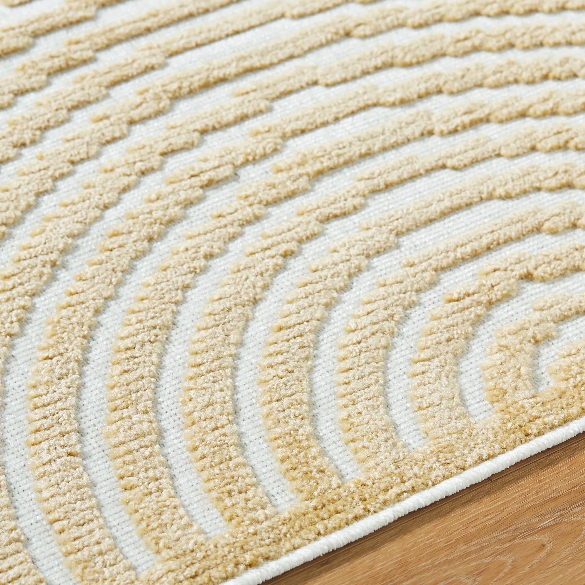 Lyna Rug - 34819 by Livabliss. Made from polypropylene, polyester in a unique style.