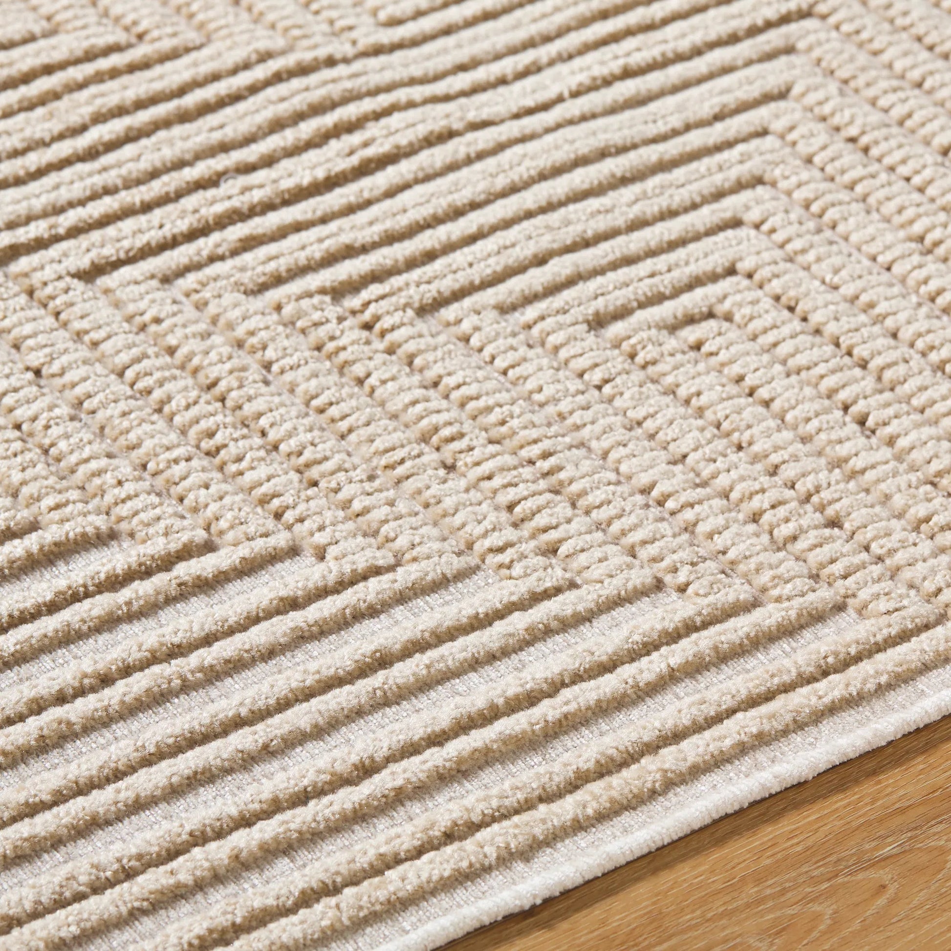 Lyna Rug - 537555 by Livabliss. Made from polypropylene, chenille-polyester in a unique style.