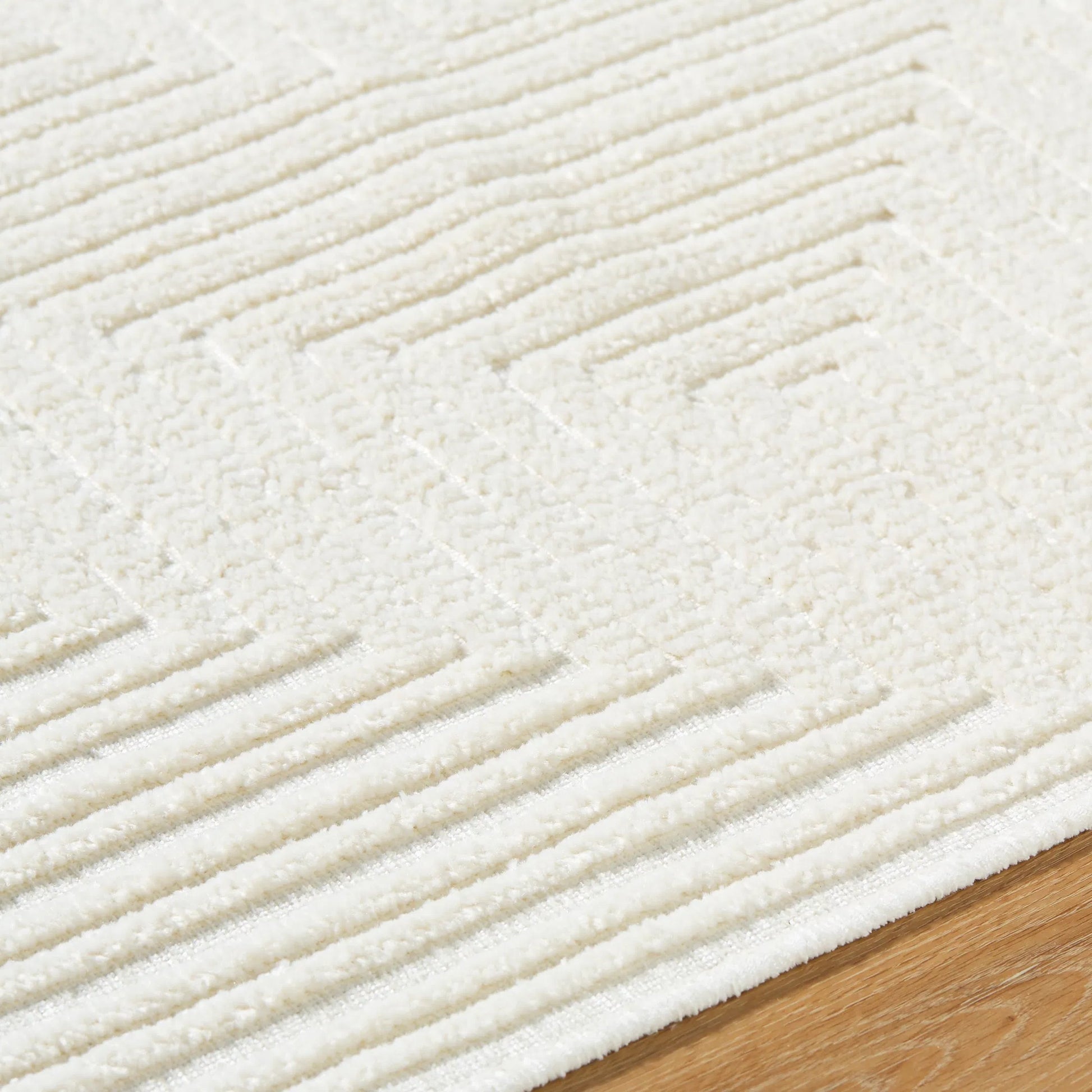 Lyna Rug - 537555 by Livabliss. Made from polypropylene, chenille-polyester in a unique style.
