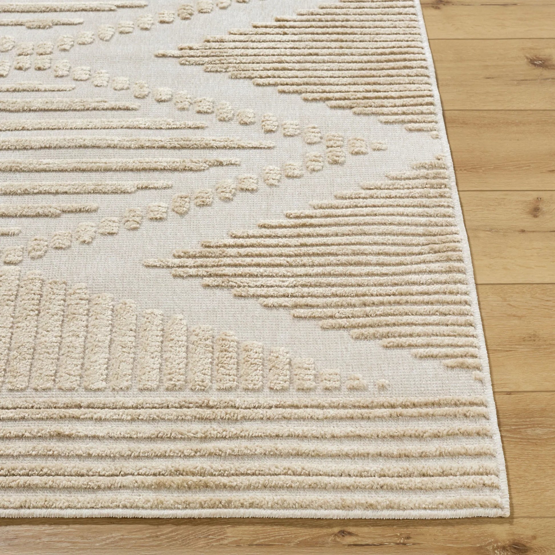 Lyna Rug - 537577 by Livabliss. Made from polypropylene, chenille-polyester in a unique style.
