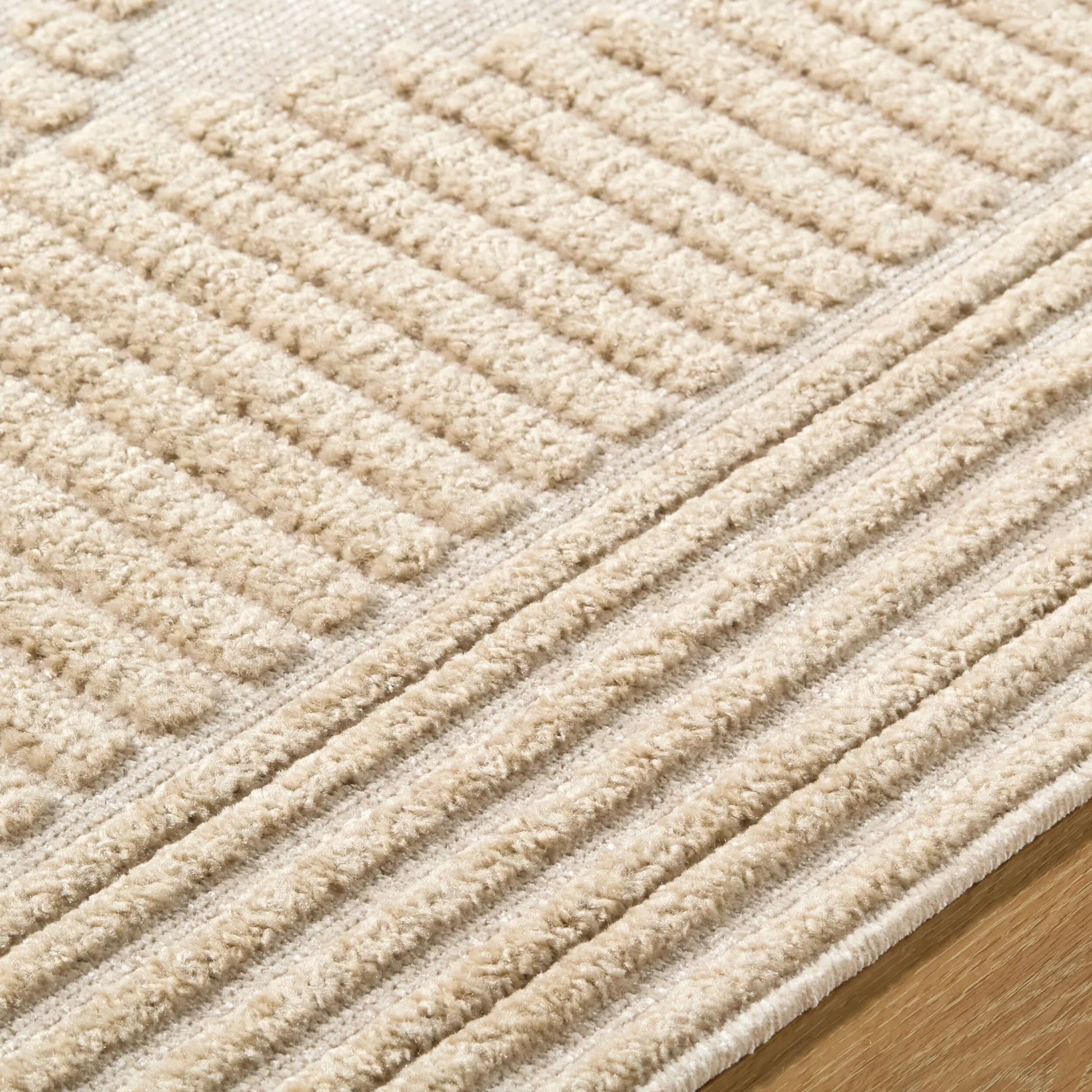 Lyna Rug - 537577 by Livabliss. Made from polypropylene, chenille-polyester in a unique style.