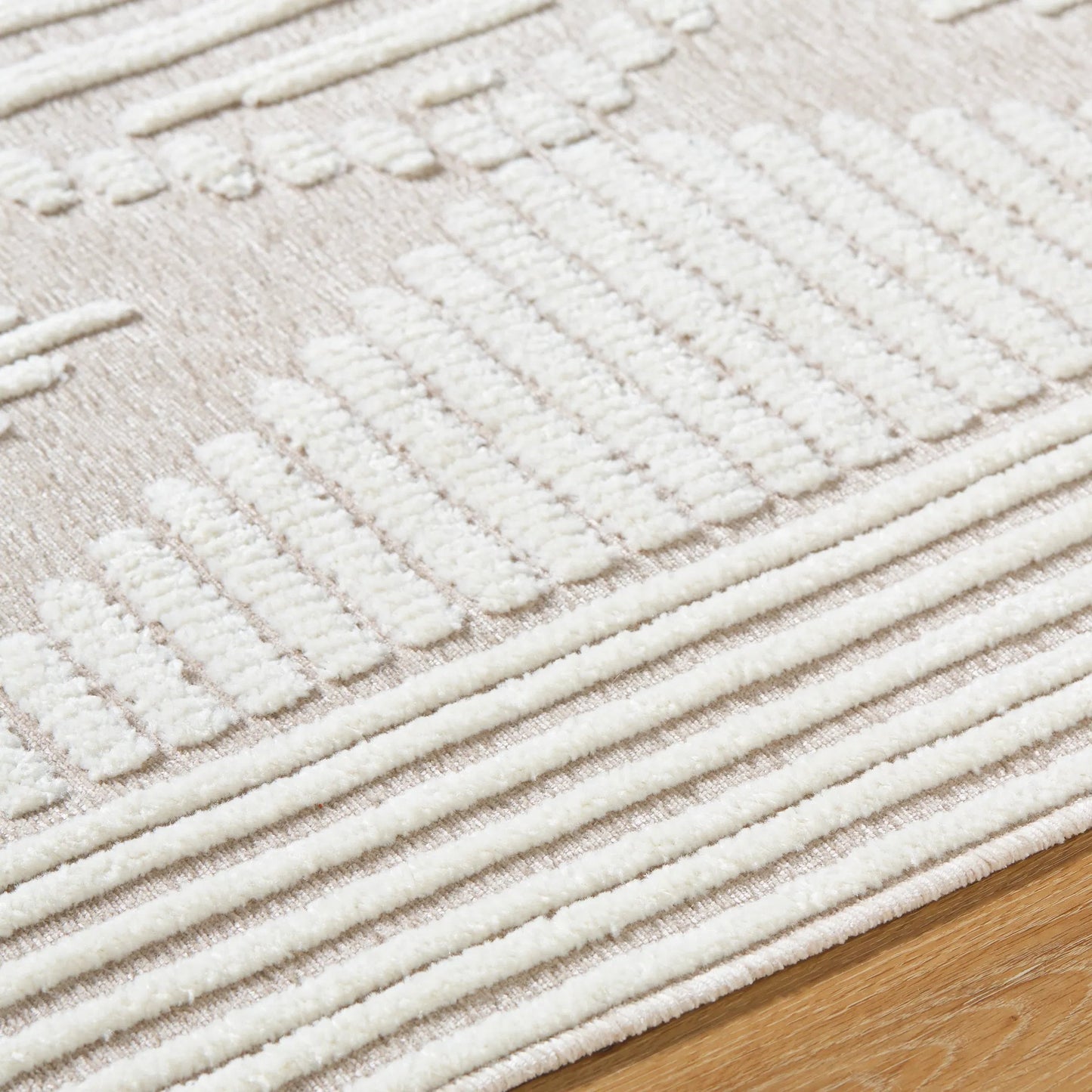 008 SI-2169061,SI-2169062,SI-2169063,SI-2169064,SI-2169065 | Closeup | Lyna Rug - 537577 by Livabliss. Made from polypropylene, chenille-polyester in a unique style.