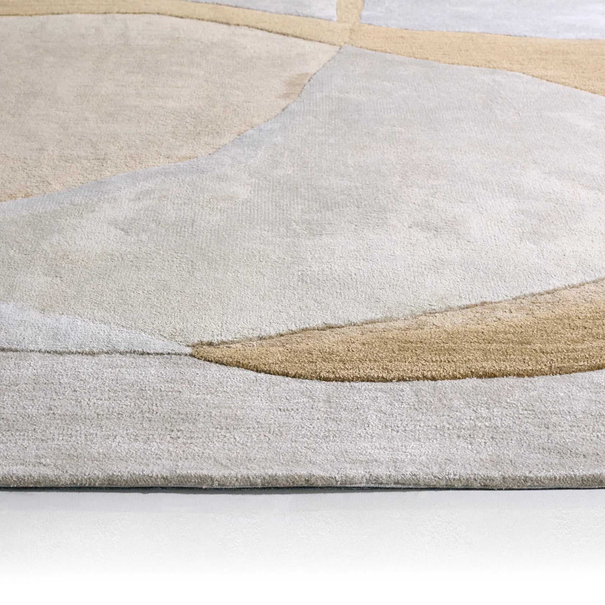 Layered Form​ LYD01 Rug by Jaipur Living in ivory, white, yellow, gold. Made from 65% viscose 35% wool in a unique style.