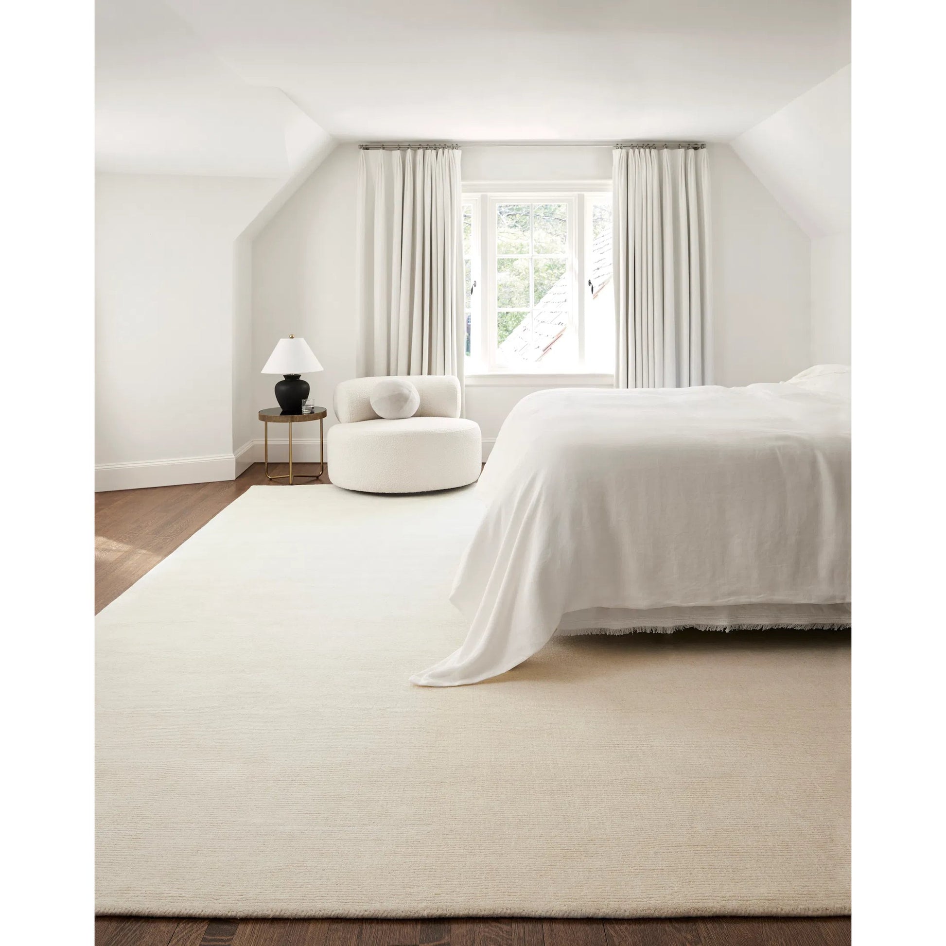 Mystique Rug - 173 by Livabliss. Made from 100% wool in a unique style.