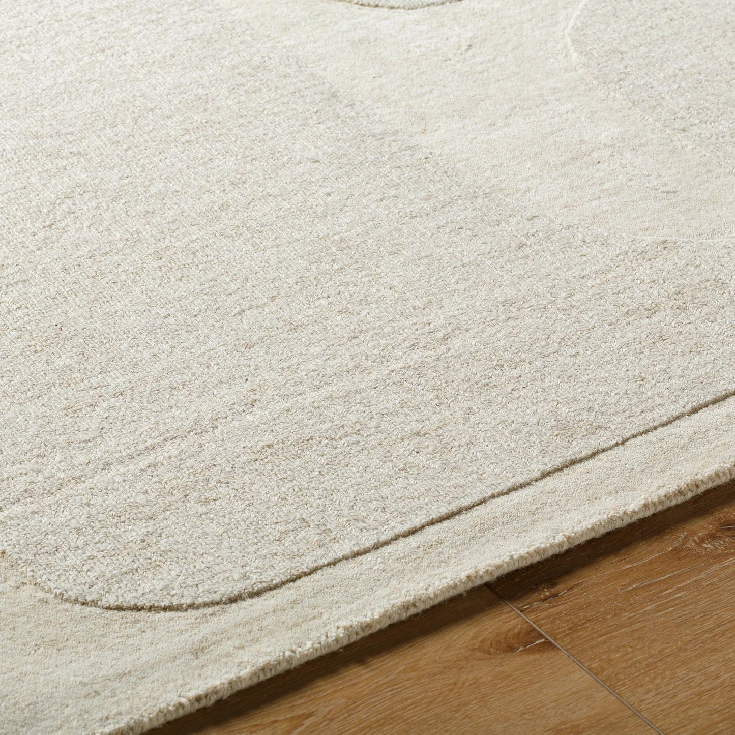 005 SI-2131599,SI-2131600,SI-2131601,SI-2131602 | Closeup | Mystique Rug - 484899 by Livabliss in beige, sand, taupe. Made from face: 100% wool, warp: 100% cotton in a unique style.