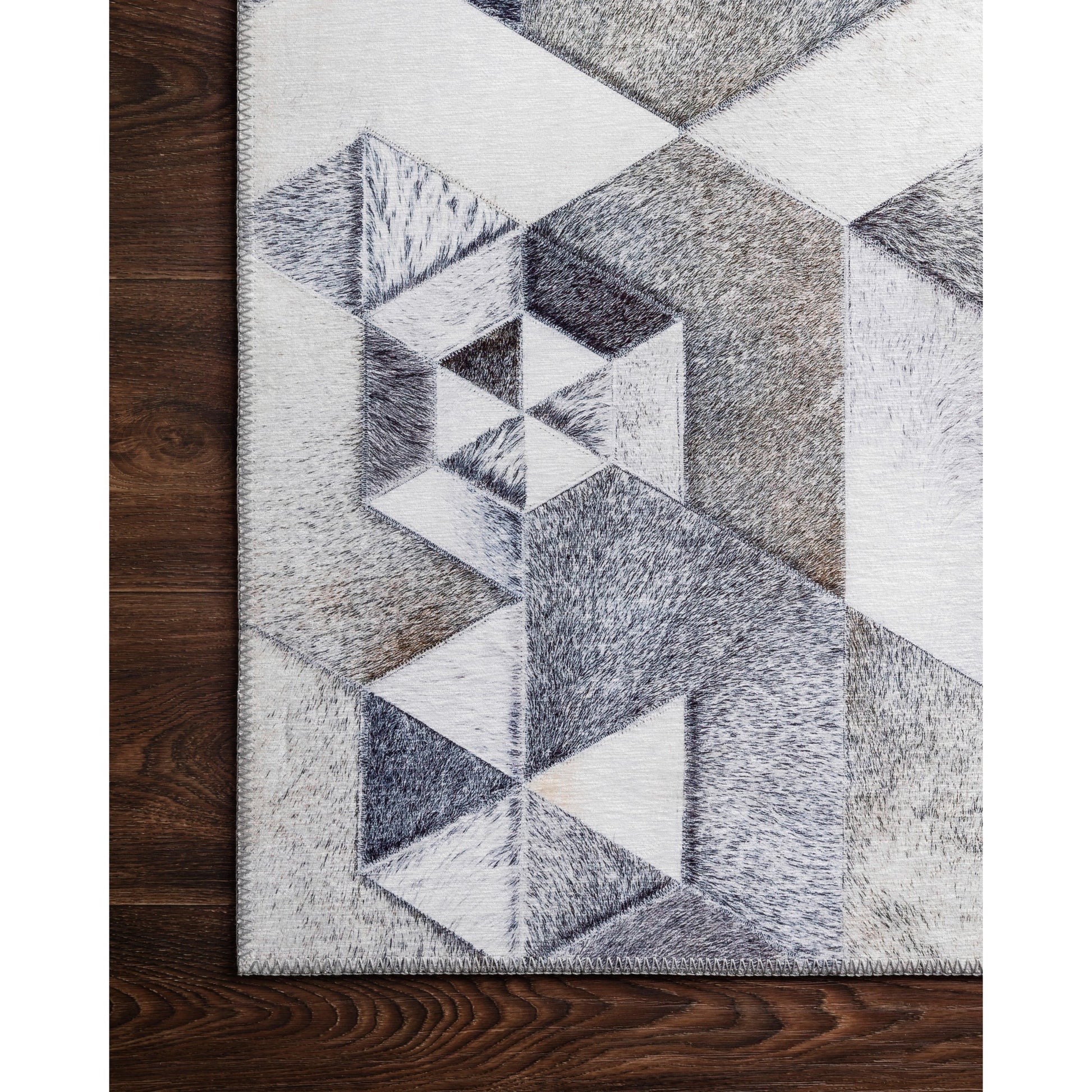 Maddox MAD-03 Rug by Loloi in gray, ivory. Made from 100% polyester in a modern style.
