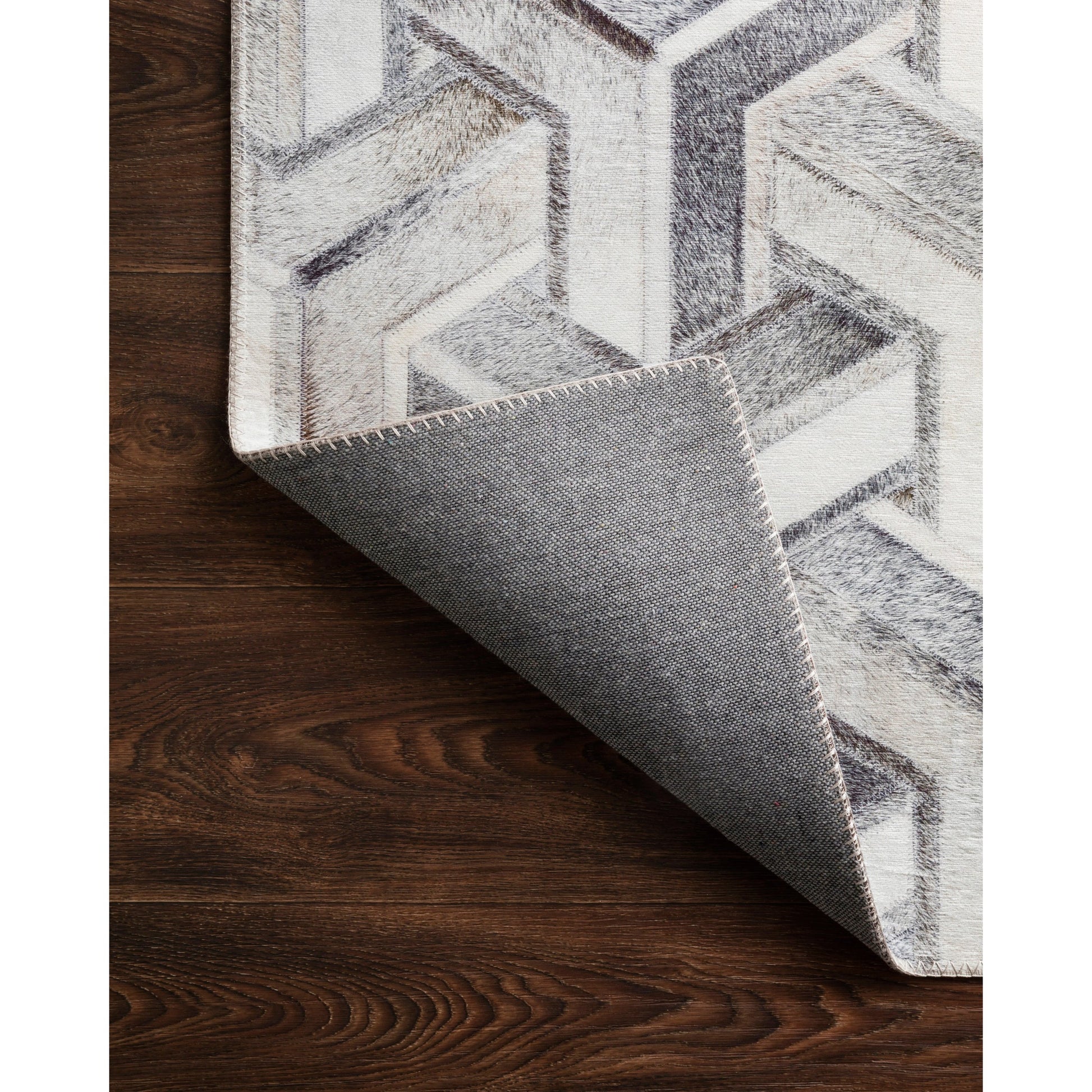 Maddox MAD-05 Rug by Loloi in silver, ivory. Made from 100% polyester in a modern style.