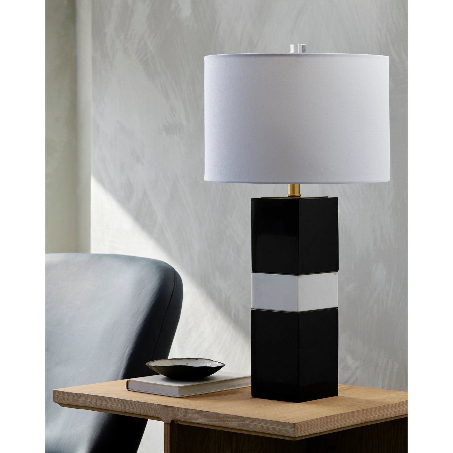 003 SI-2053818 | Lifestyle | Majestic - 498936 by Surya in translucent, white, clear, metallic gold, black and natural, translucent. Made from body: marble, marble, shade (outside): linen, shade (inside): polyester, finial: crystal in a modern style.