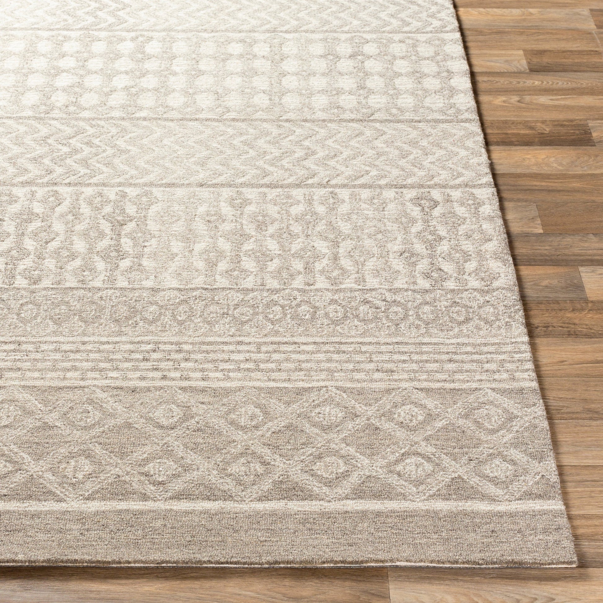 Maroc Rug - 25105 by Livabliss. Made from 100% wool in a unique style.