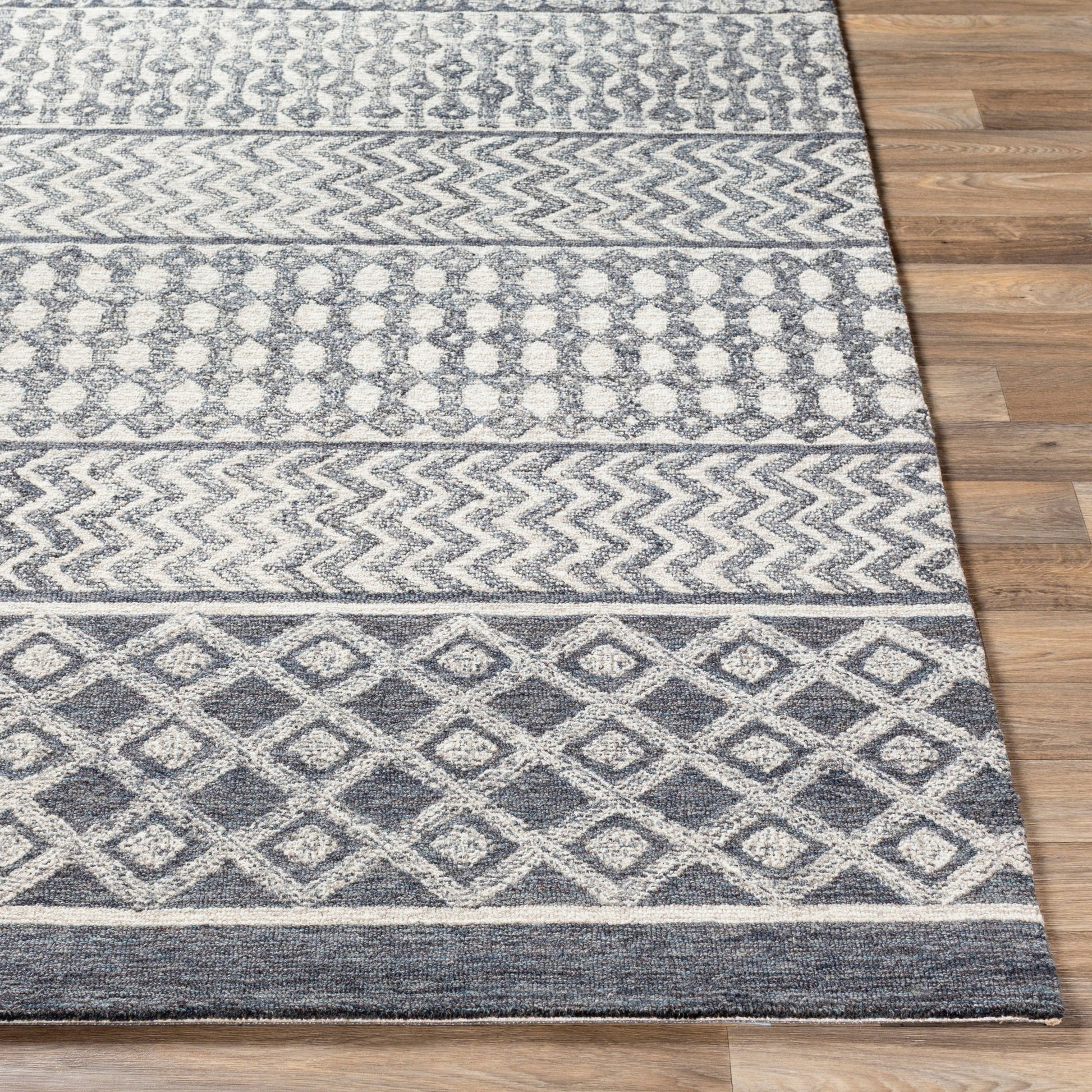Maroc Rug - 25105 by Livabliss. Made from 100% wool in a unique style.