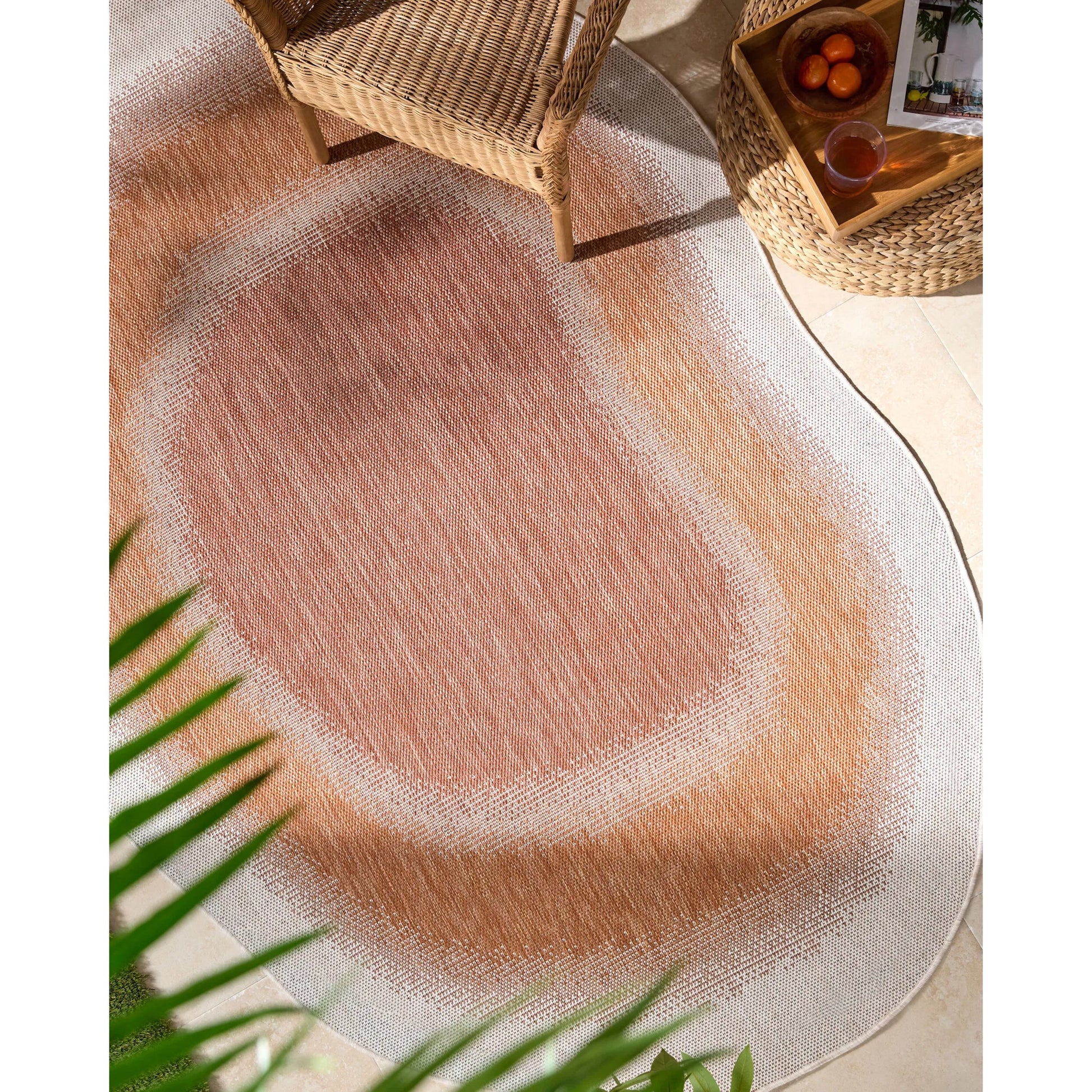 Miami Beach MBH-2315 Indoor/Outdoor Rug by Livabliss. Made from polypropylene in a unique style.