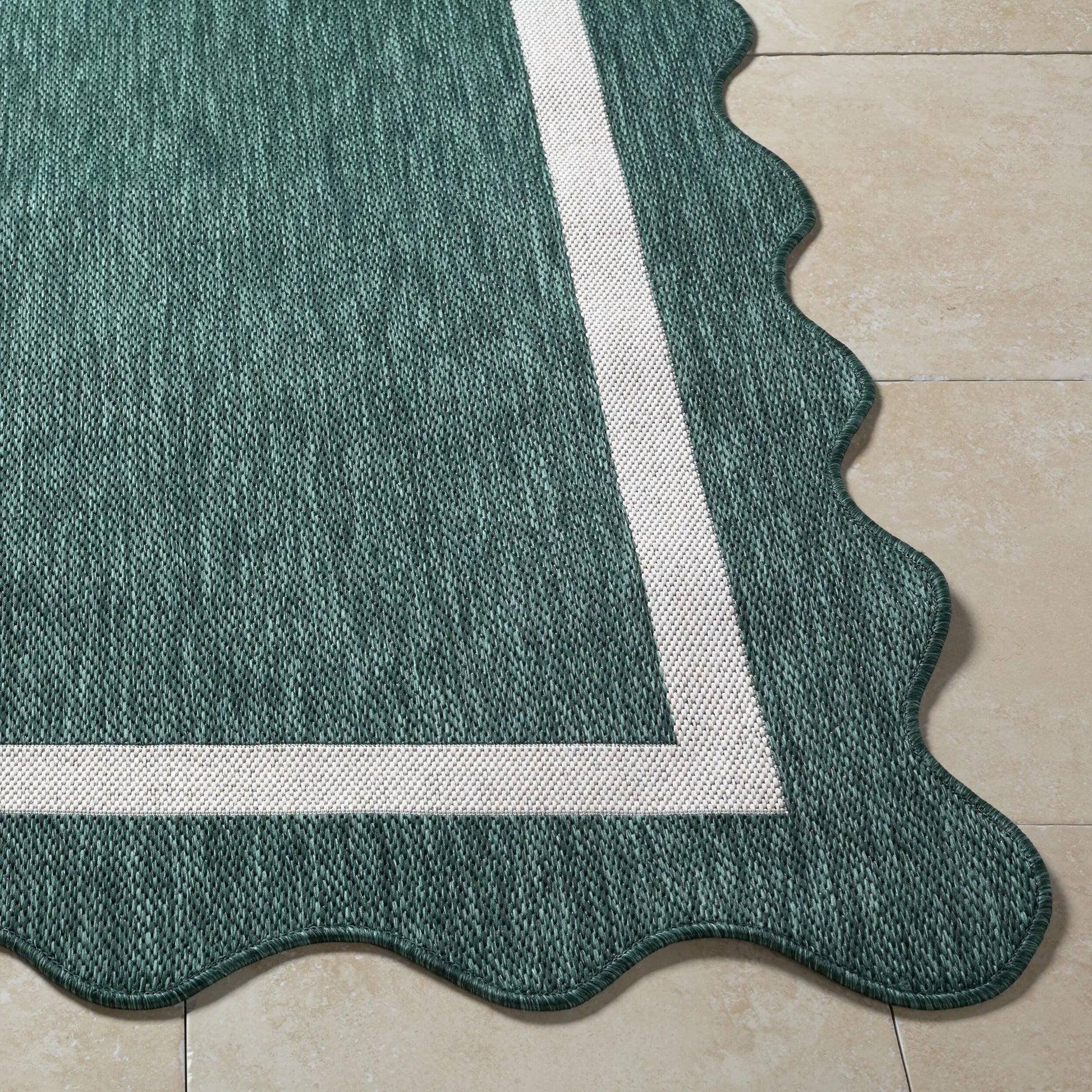 Miami Beach MBH-2319 Indoor/Outdoor Rug by Livabliss. Made from polypropylene in a unique style.