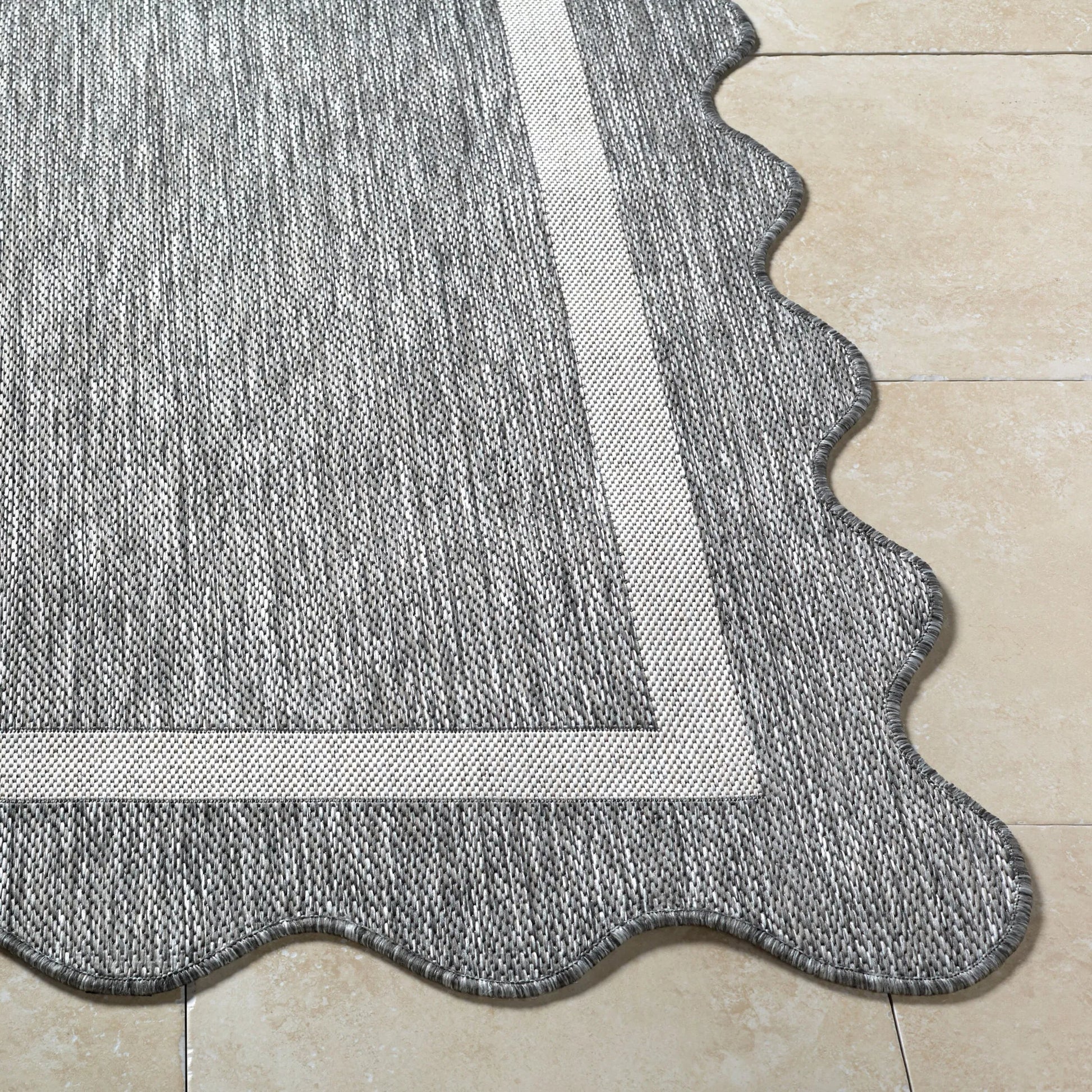 Miami Beach MBH-2319 Indoor/Outdoor Rug by Livabliss. Made from polypropylene in a unique style.