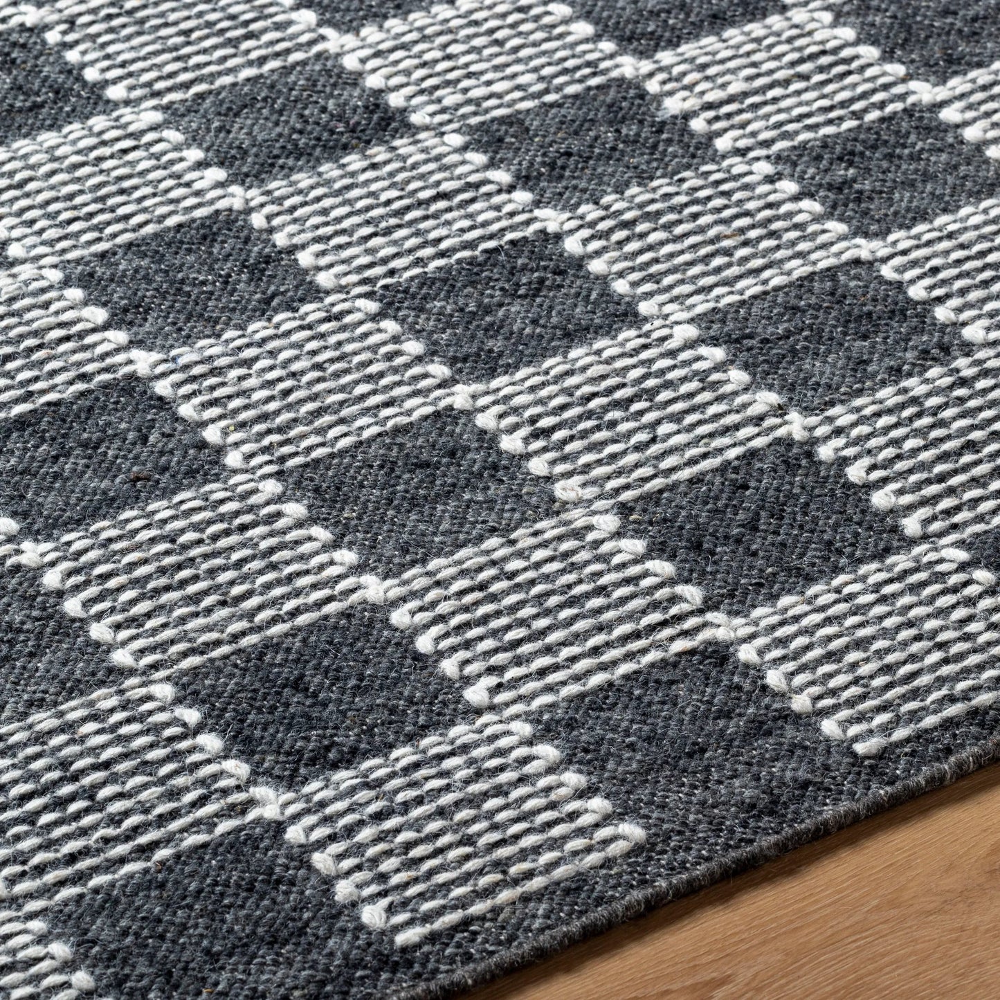 004 SI-2131523,SI-2131524,SI-2131525,SI-2131526 | Closeup | Marcela MCL-2300 Rug by Livabliss in charcoal, cream. Made from face: 100% wool, warp: 100% cotton in a unique style.