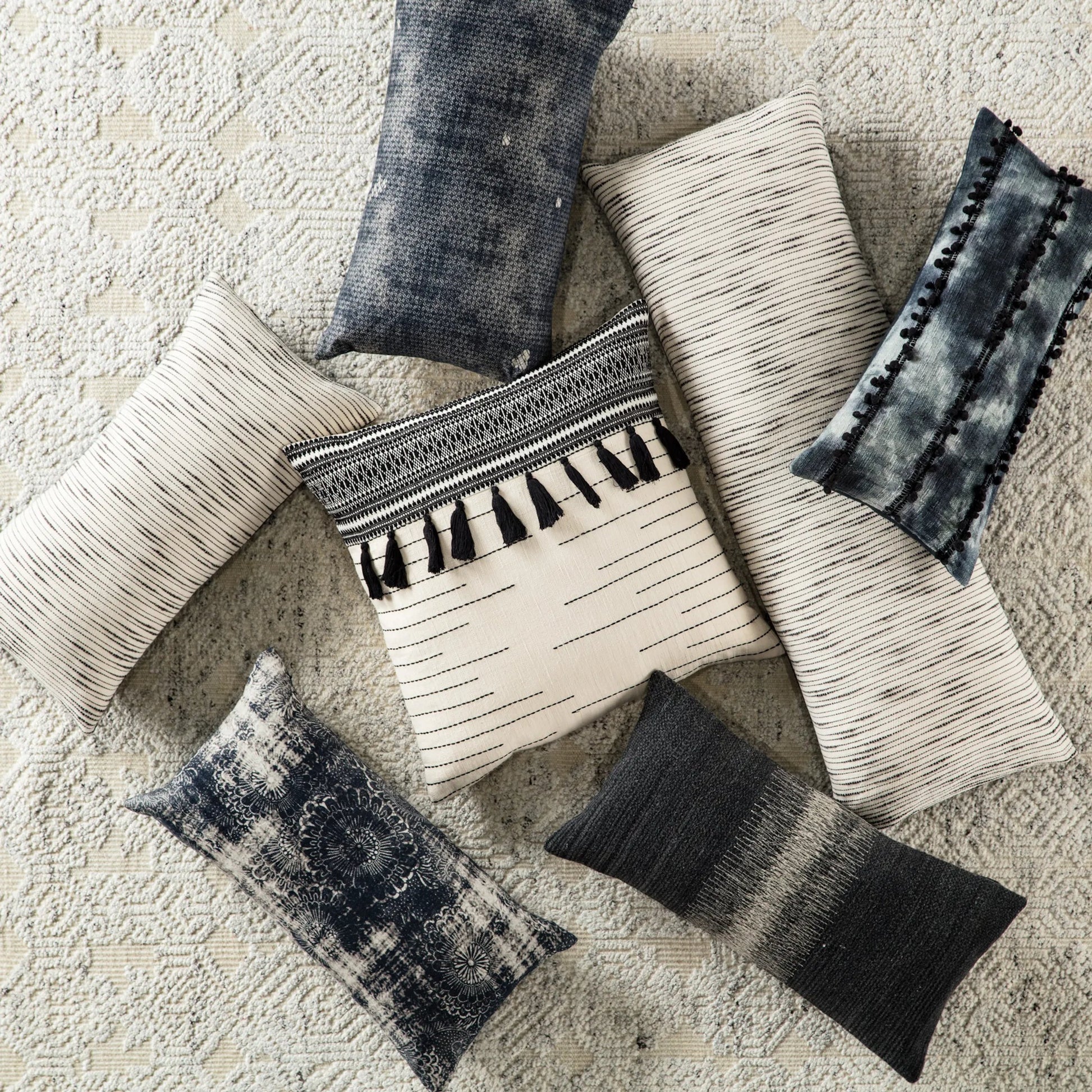 Mercado Aravalli Pillow by Jaipur Living. Made from 80% wool, 20% cotton in a modern style.