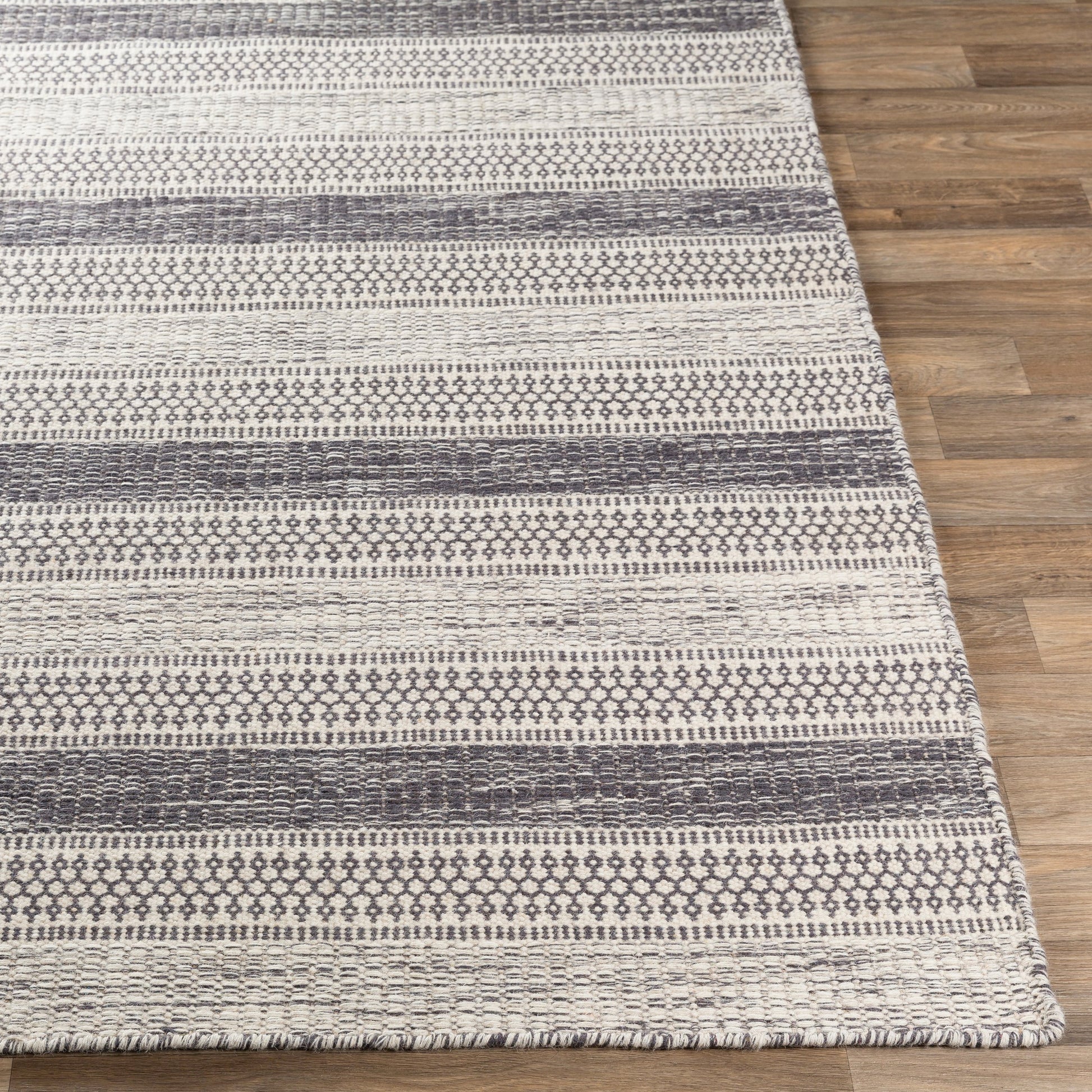 Mardin Rug by Livabliss. Made from 100% wool in a unique style.