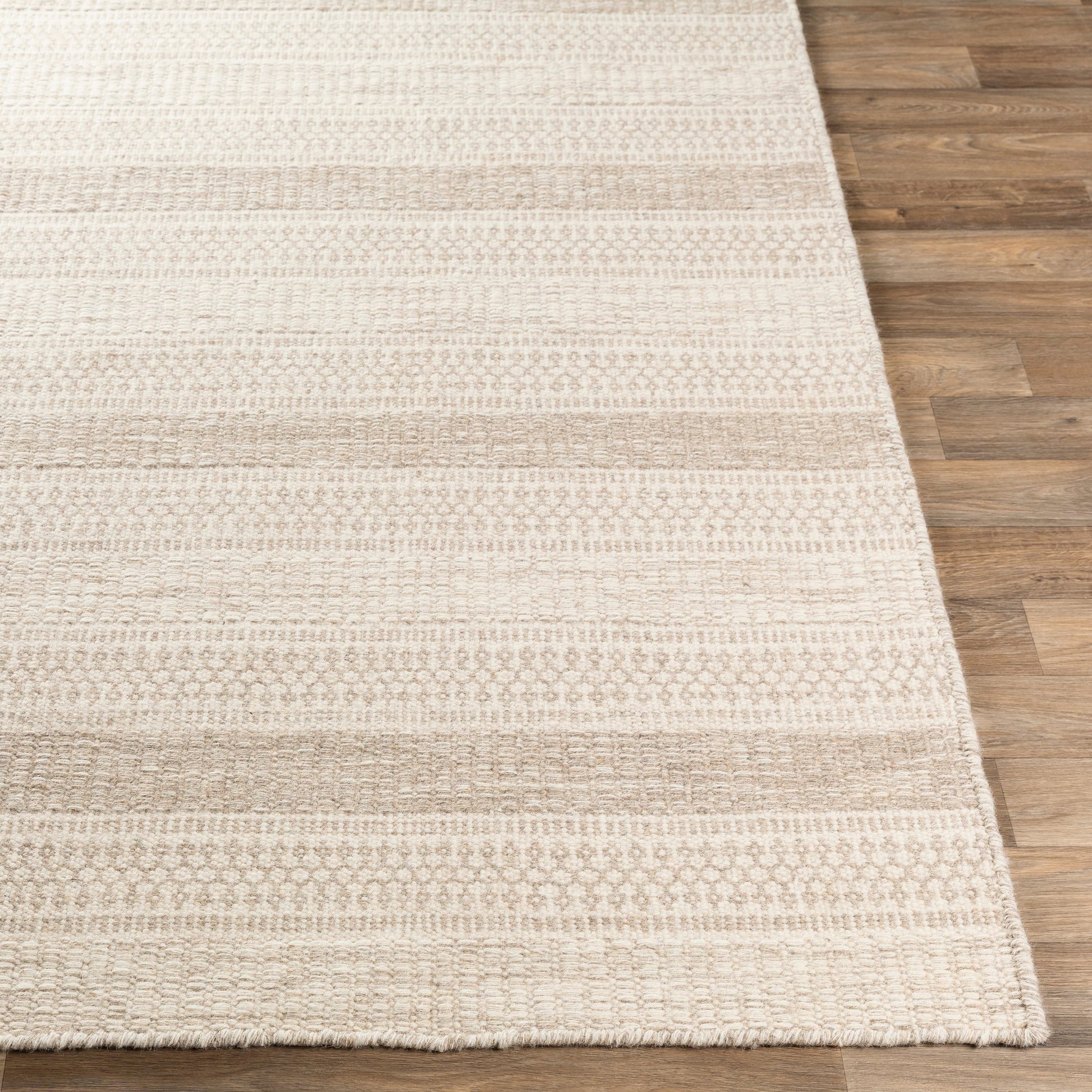 Mardin Rug by Livabliss. Made from 100% wool in a unique style.