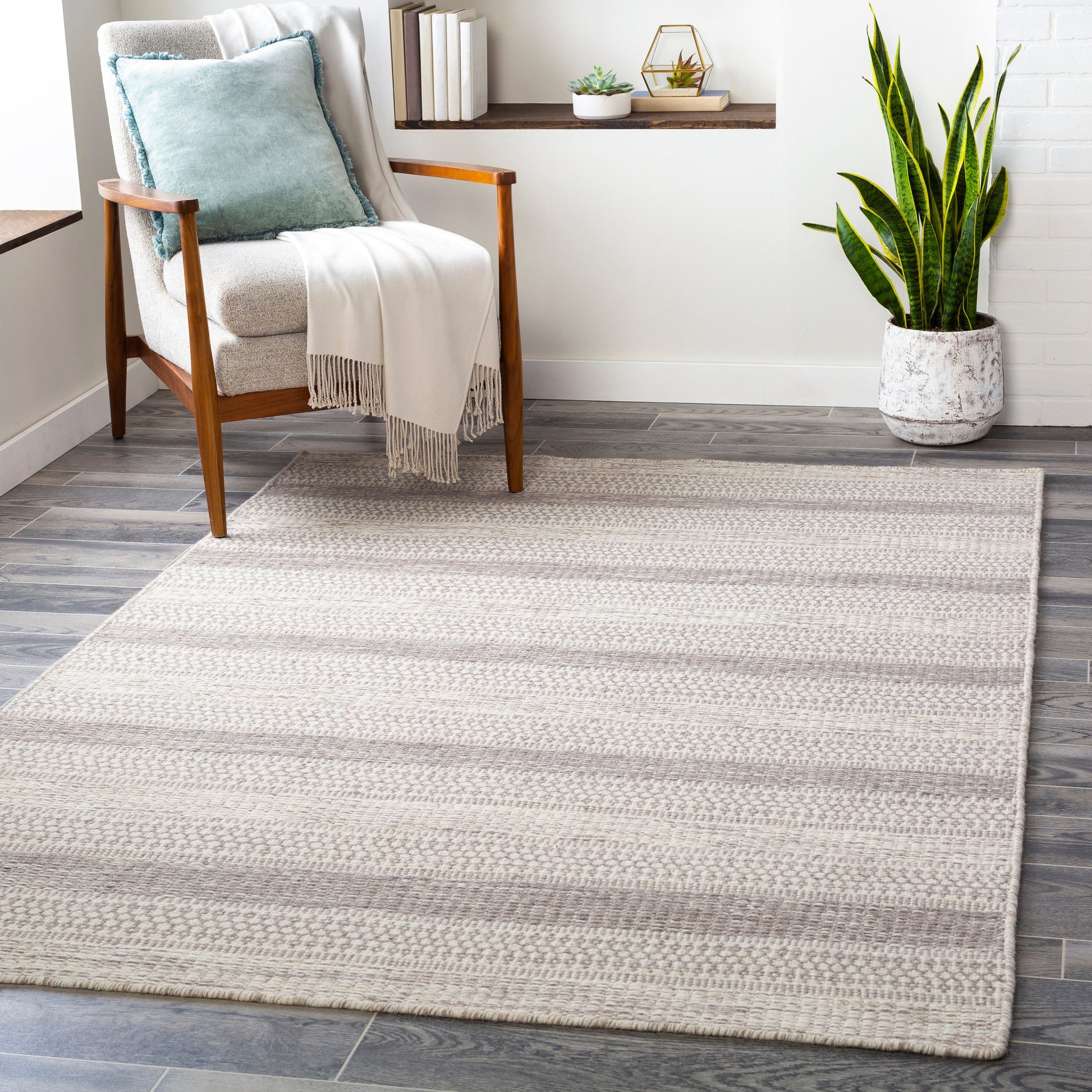 Mardin Rug by Livabliss. Made from 100% wool in a unique style.