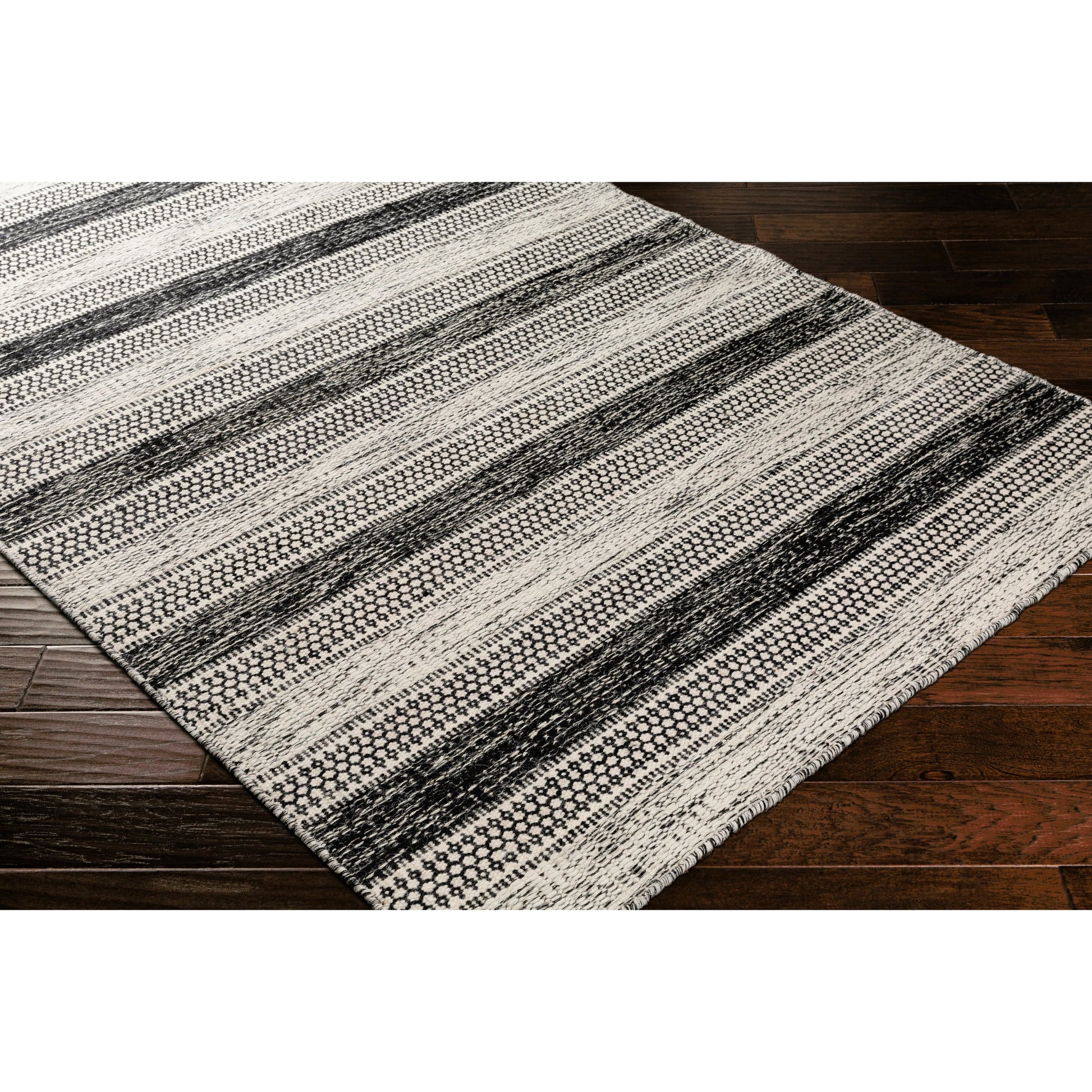 Mardin Rug by Livabliss. Made from 100% wool in a unique style.