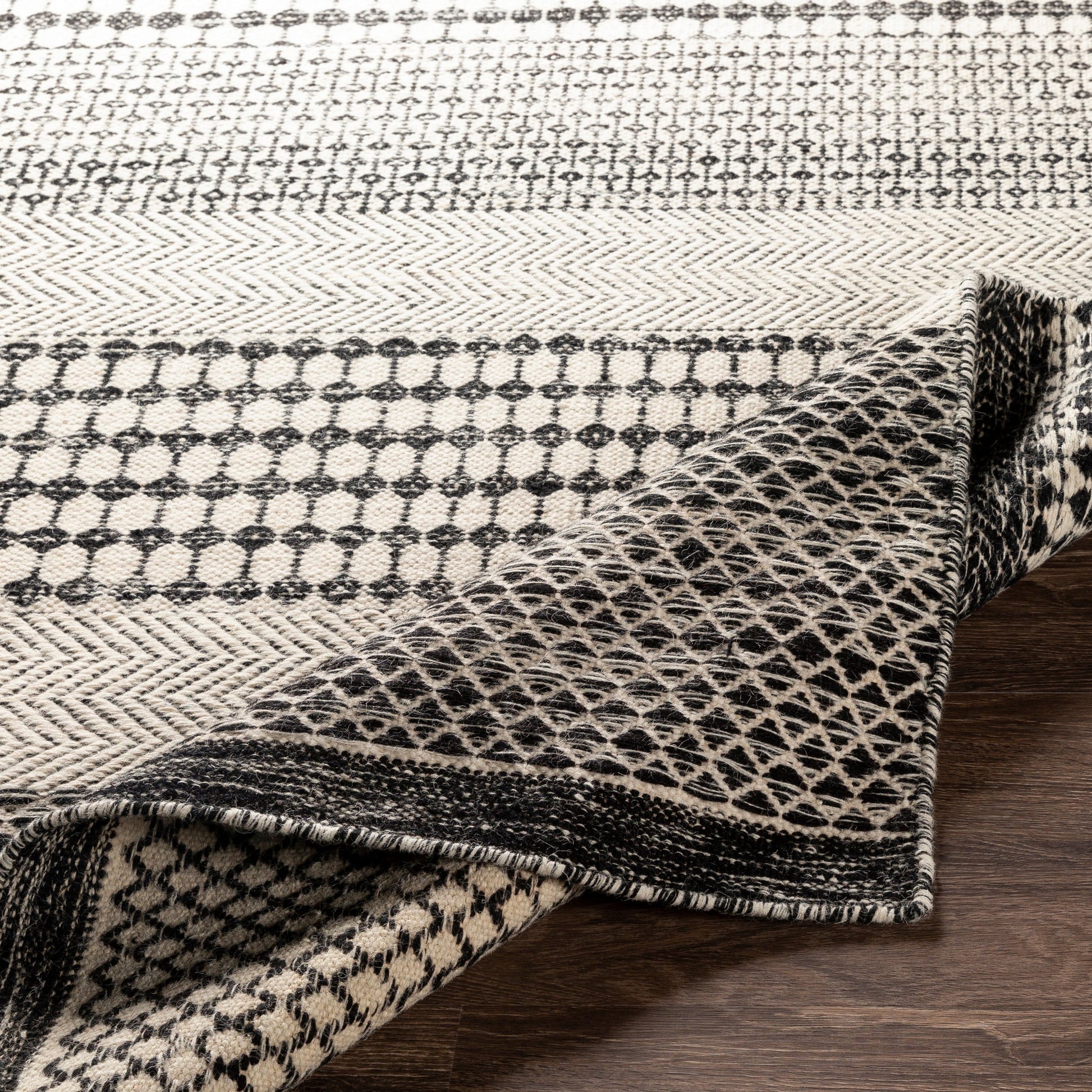 Mardin Rug - 25956 by Livabliss. Made from 100% wool in a unique style.