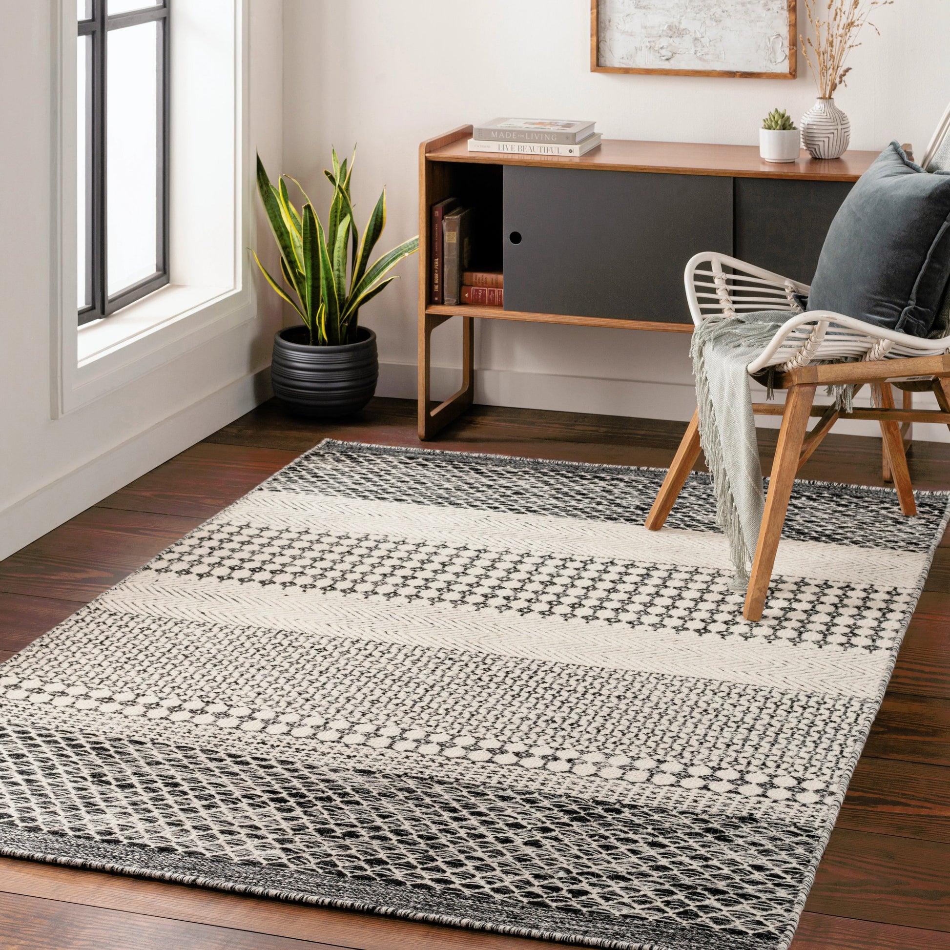 Mardin Rug - 25956 by Livabliss. Made from 100% wool in a unique style.