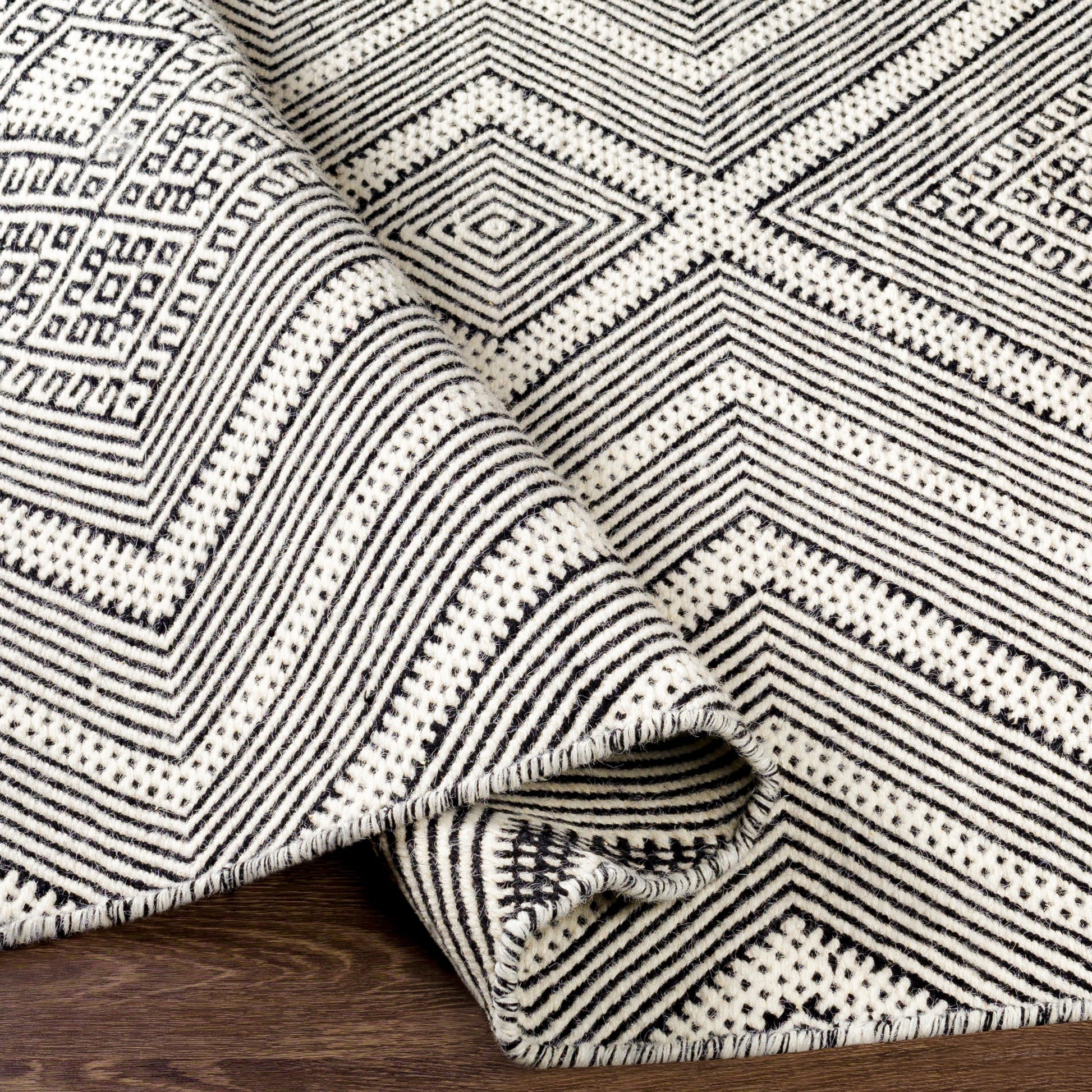 Mardin Rug - 29485 by Surya. Made from 100% wool in a unique style.