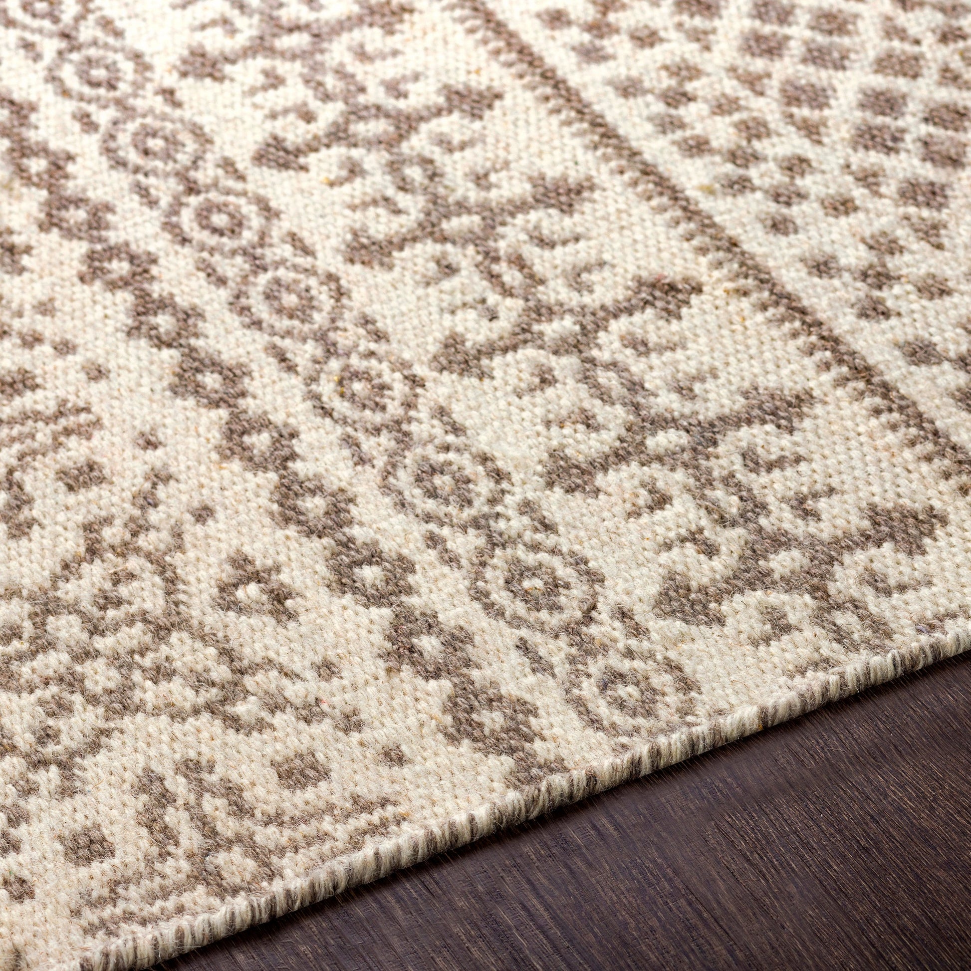 Mardin Rug by Surya. Made from 100% wool in a modern style.