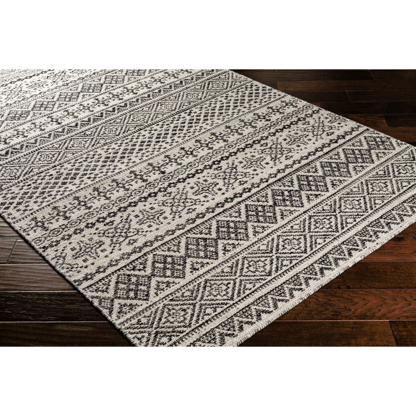 015 SI-1886106,SI-1886107,SI-1886108 | Closeup | Mardin Rug by Surya. Made from 100% wool in a modern style.