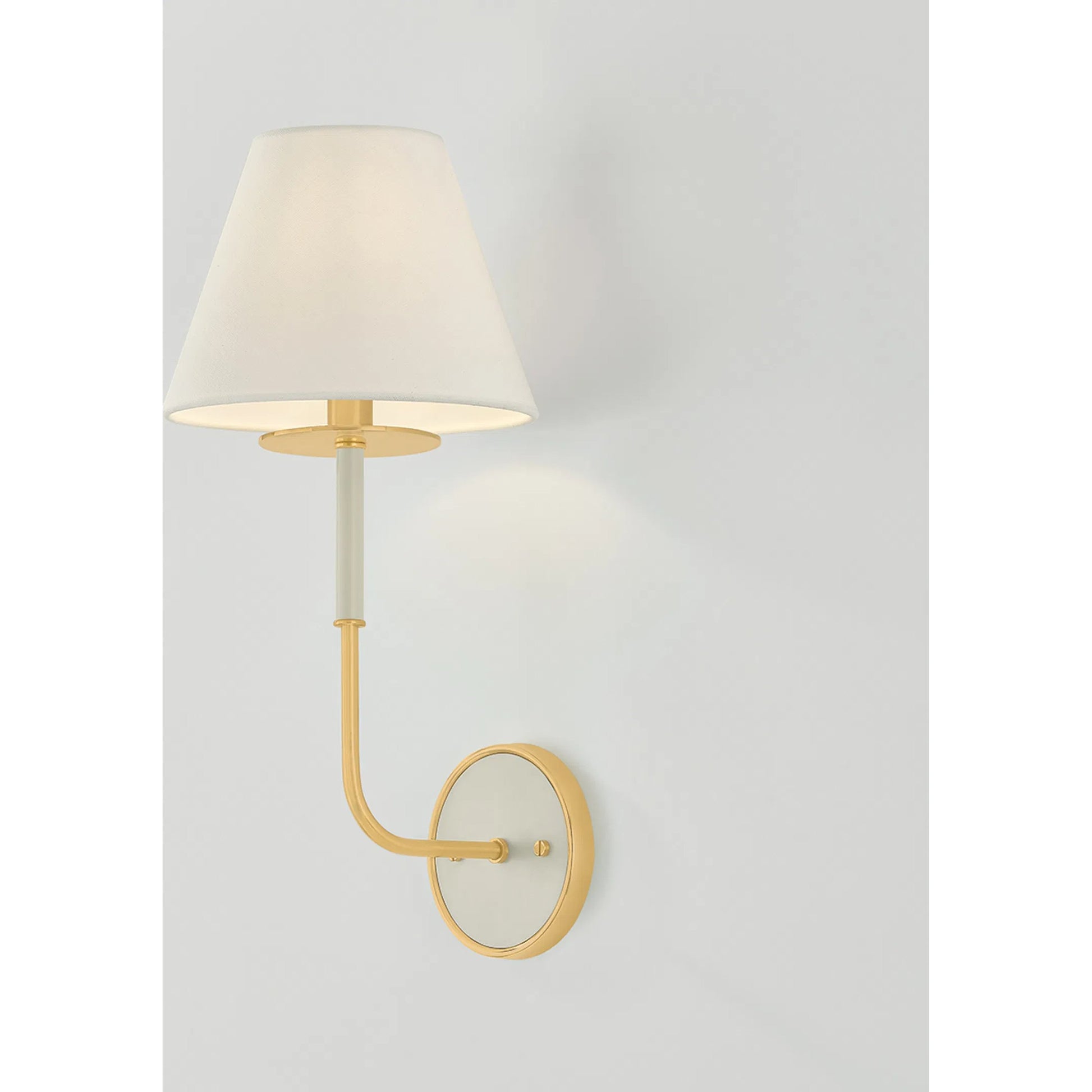 Wedgewood Single Wall Sconce by Hudson Valley. Made from brass in a traditional style.