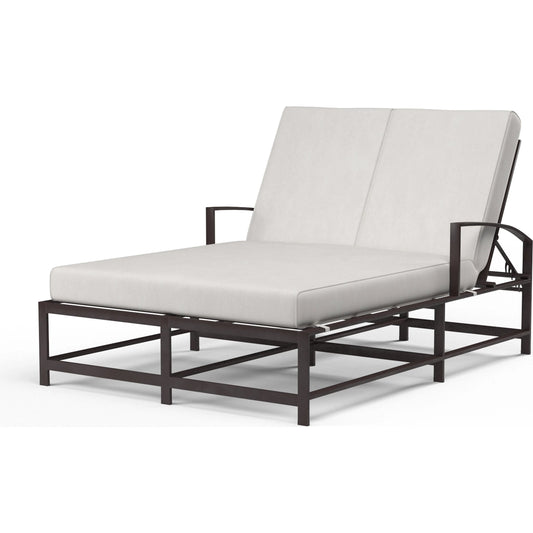 La Outdoor Jolla Double Chaise by Sunset West in espresso. Made from aluminum in a modern style.