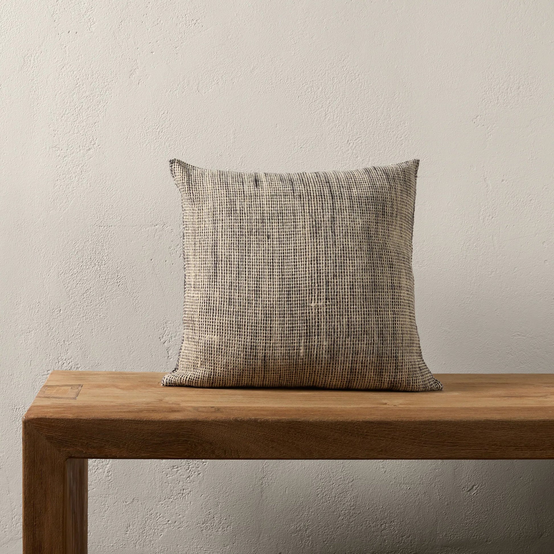 Margosa MGP20 Pillow by Jaipur Living. Made from 100% wool in a modern style.