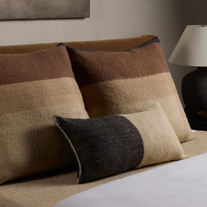 Margosa MGP11 Pillow by Jaipur Living. Made from 100% wool in a cottage & farmhouse style.