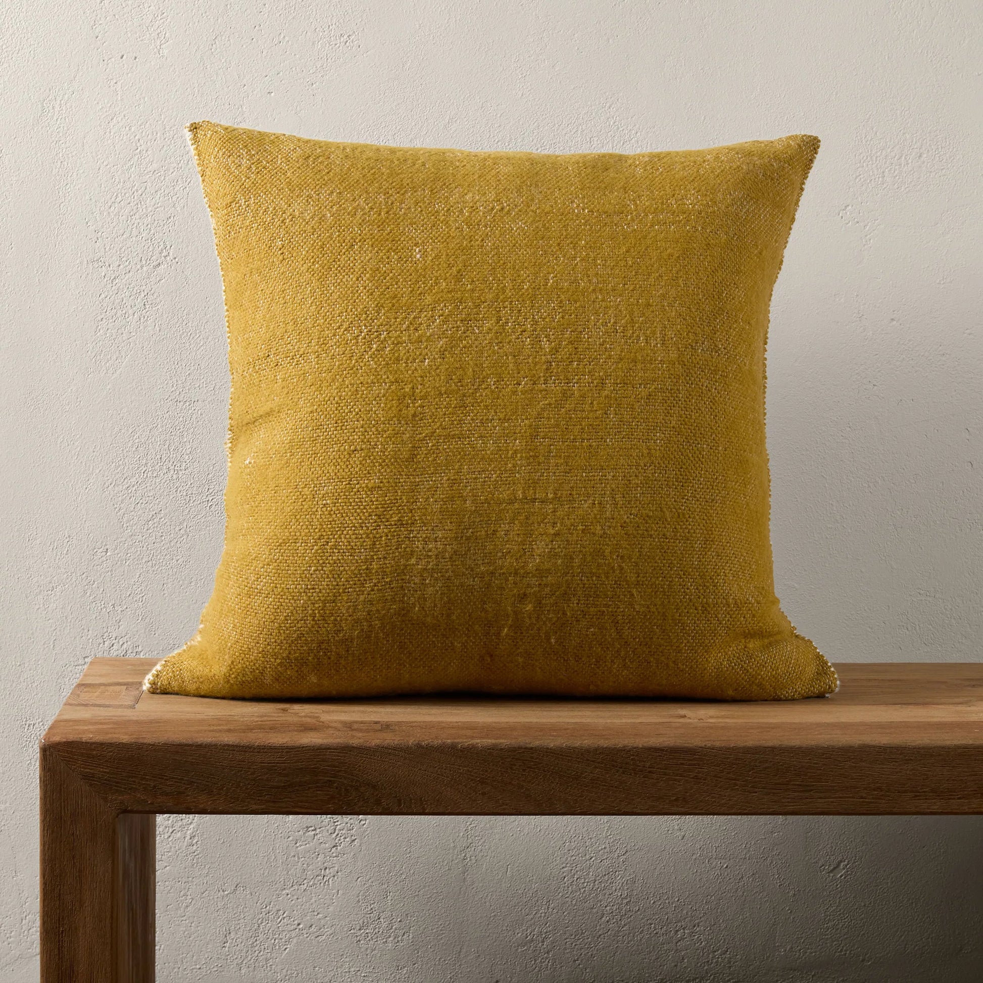 Margosa MGP23 Pillow by Jaipur Living. Made from 100% wool in a modern style.