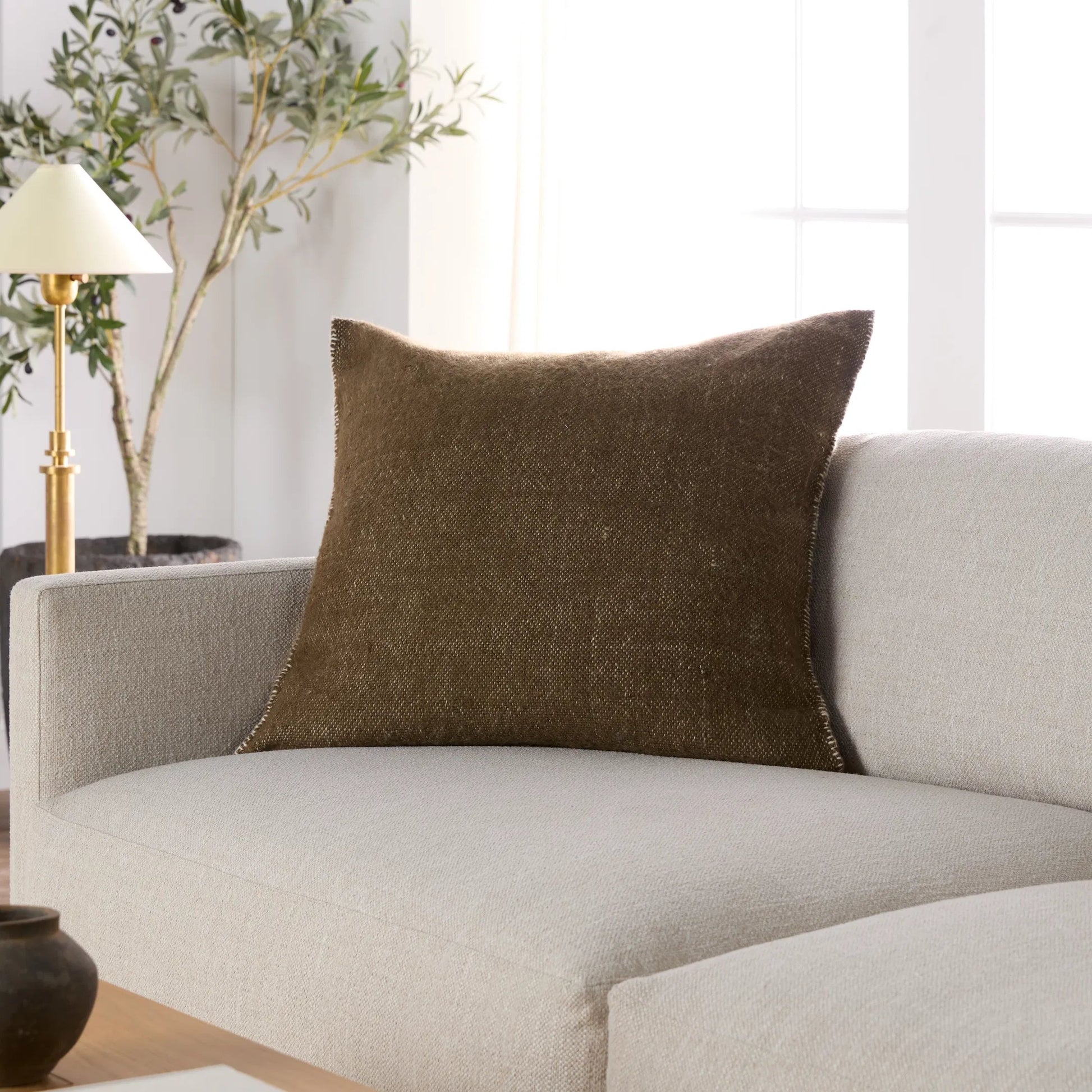 Margosa MGP23 Pillow by Jaipur Living. Made from 100% wool in a modern style.