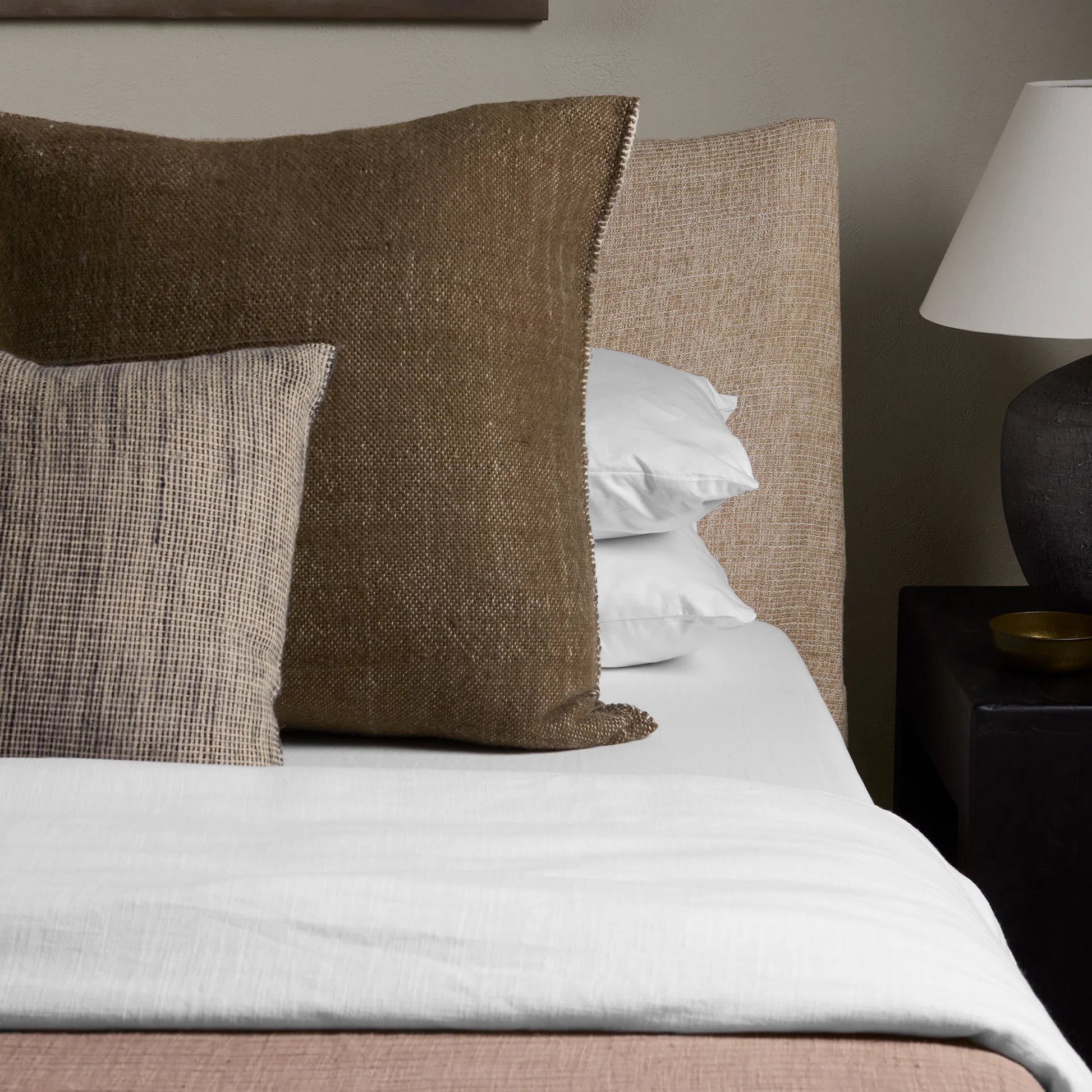 Margosa MGP23 Pillow by Jaipur Living. Made from 100% wool in a modern style.