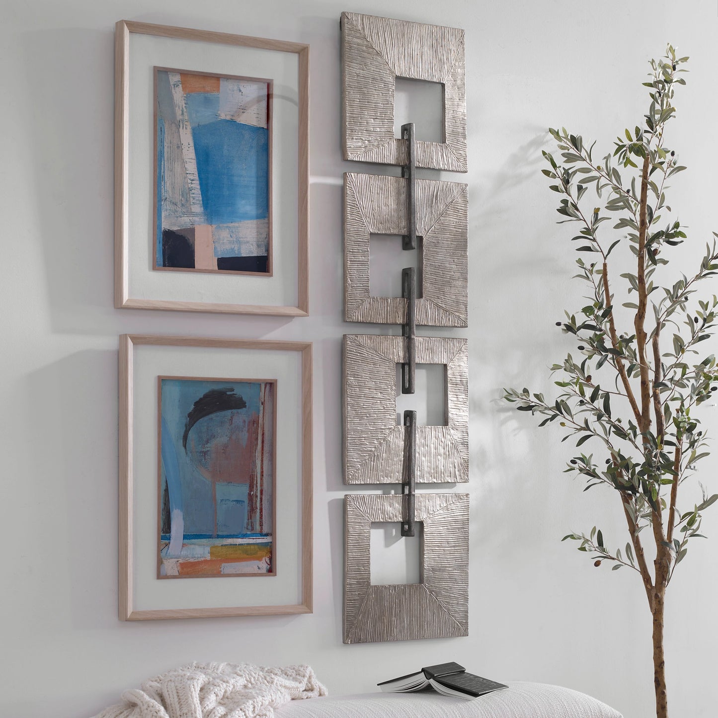 002 SI-2016409 | Lifestyle | Linked Wall Decor by Uttermost in champagne gold, aged silver. Made from iron sheet in a modern style.