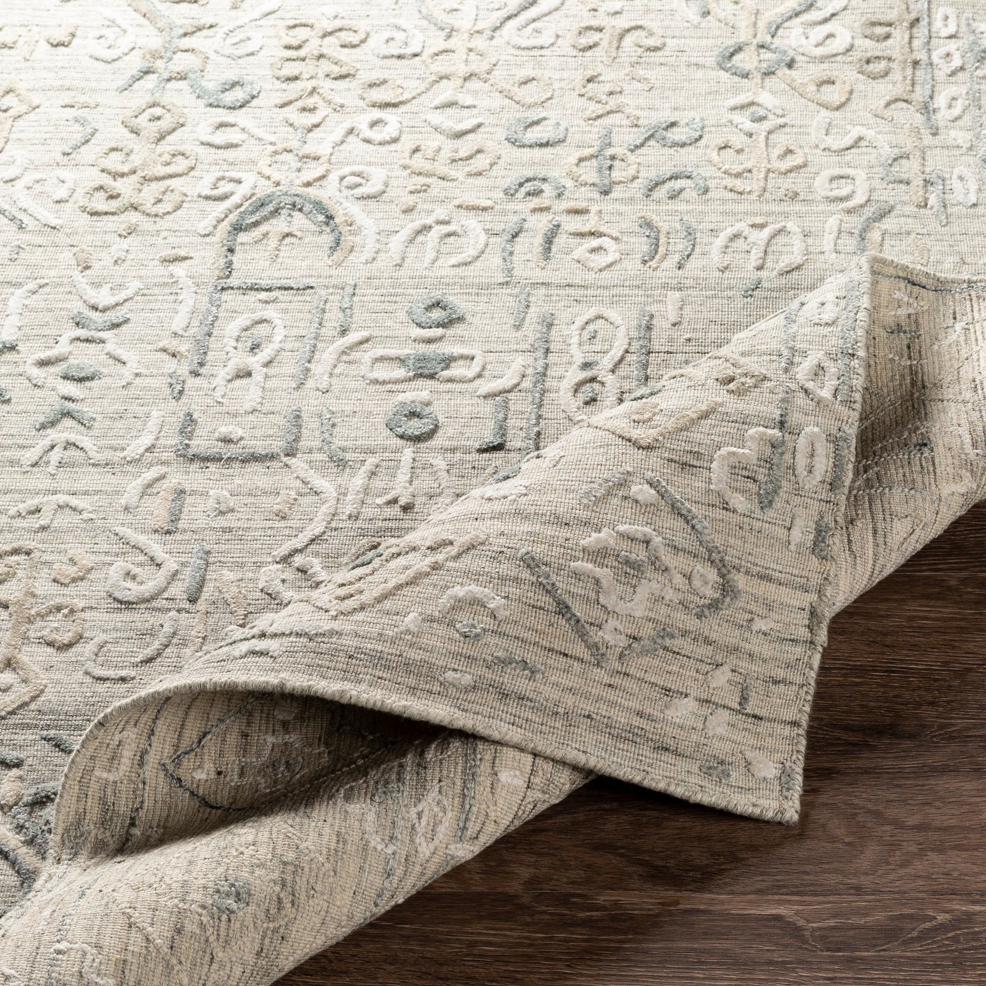 Makalu MKL-2305 Rug by Surya in light sage, light slate, oatmeal, beige, dusty sage, charcoal. Made from 70% viscose, 30% wool in a unique style.