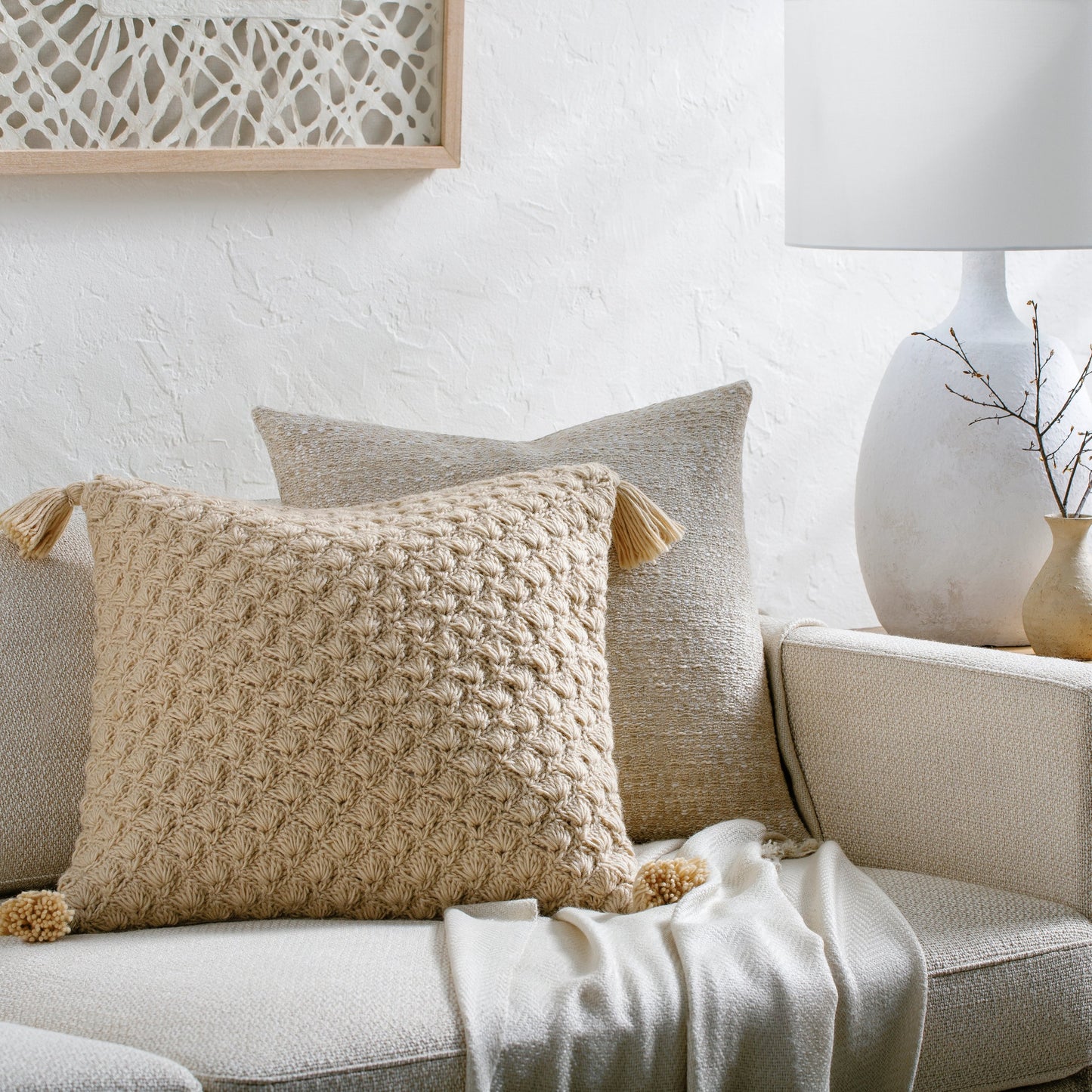 010 SI-1922371,SI-1922372,SI-1922373,SI-1922374,SI-1922375,SI-1922376 | Lifestyle | Makrome Pillow - 17884 by Surya. Made from front: 100% wool, back: 100% cotton in a transitional style.